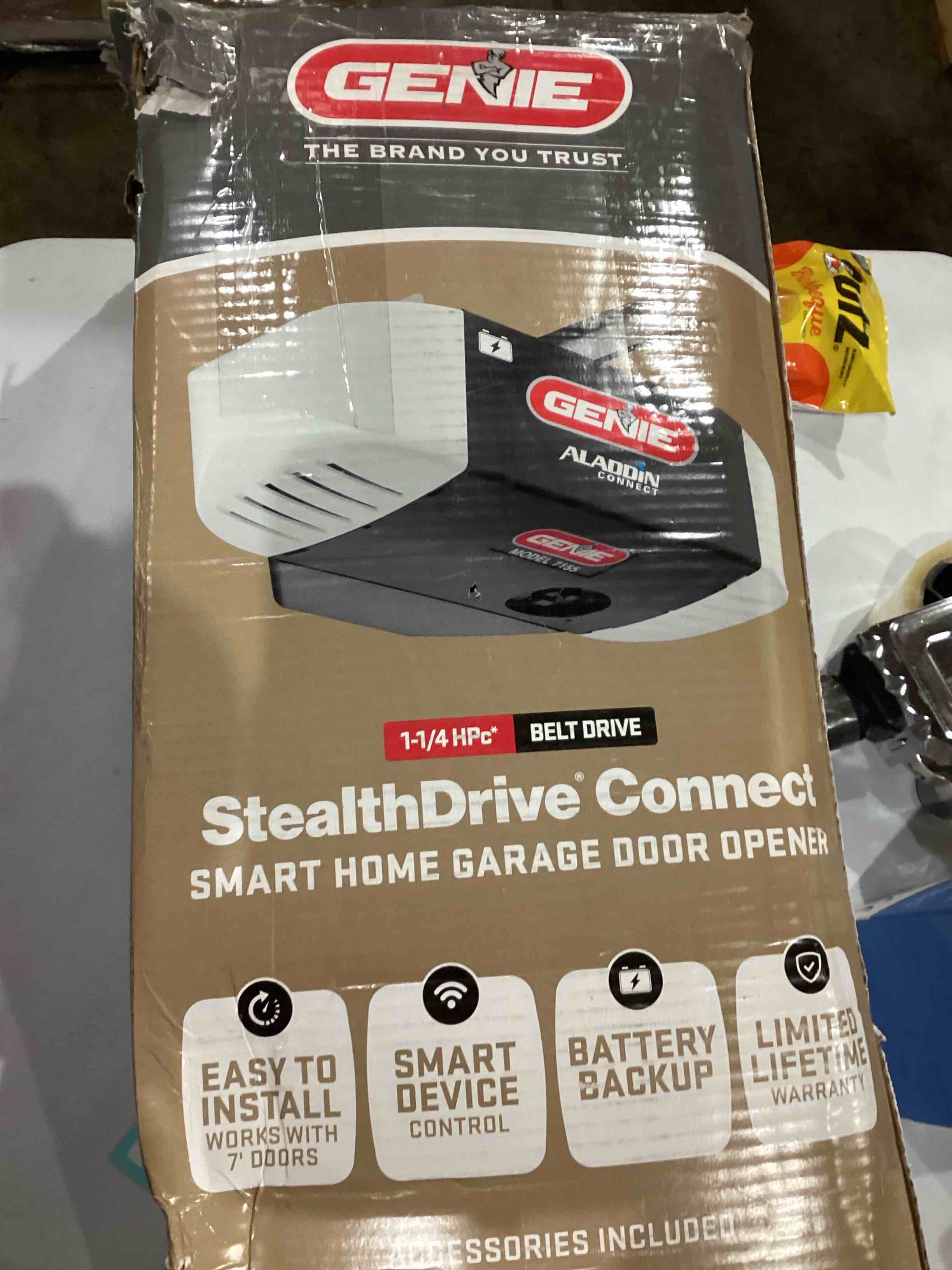 Genie Chain Drive 750 Garage Door Opener, 3/4 HPC with Integrated Battery Backup