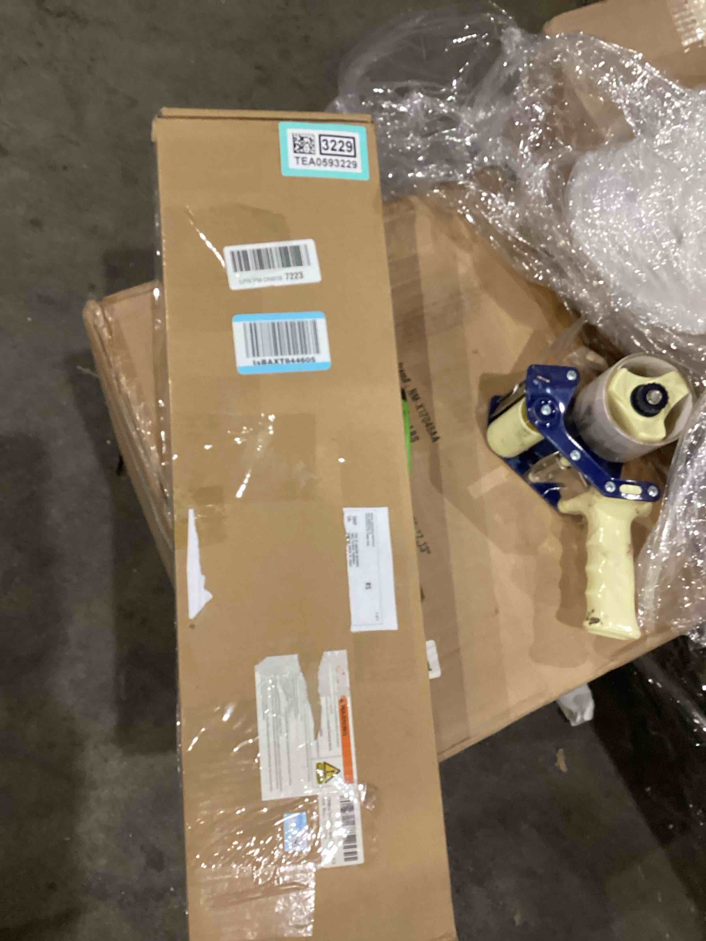 https://s3.amazonaws.com/lotting-images-prod/bidfta/TEA0593229_1736978641336.jpeg