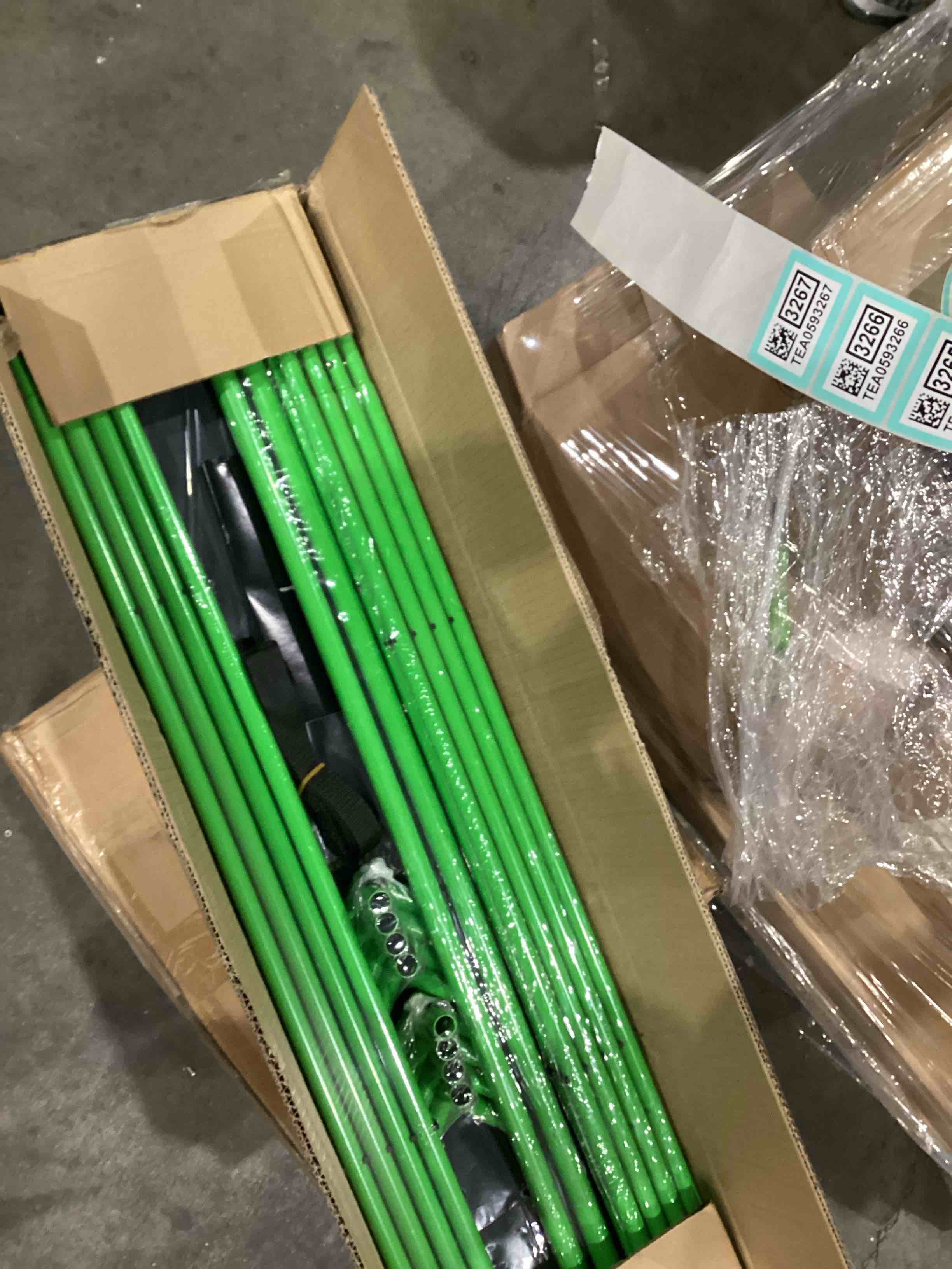 https://s3.amazonaws.com/lotting-images-prod/bidfta/TEA0593267_1736972967947.jpeg