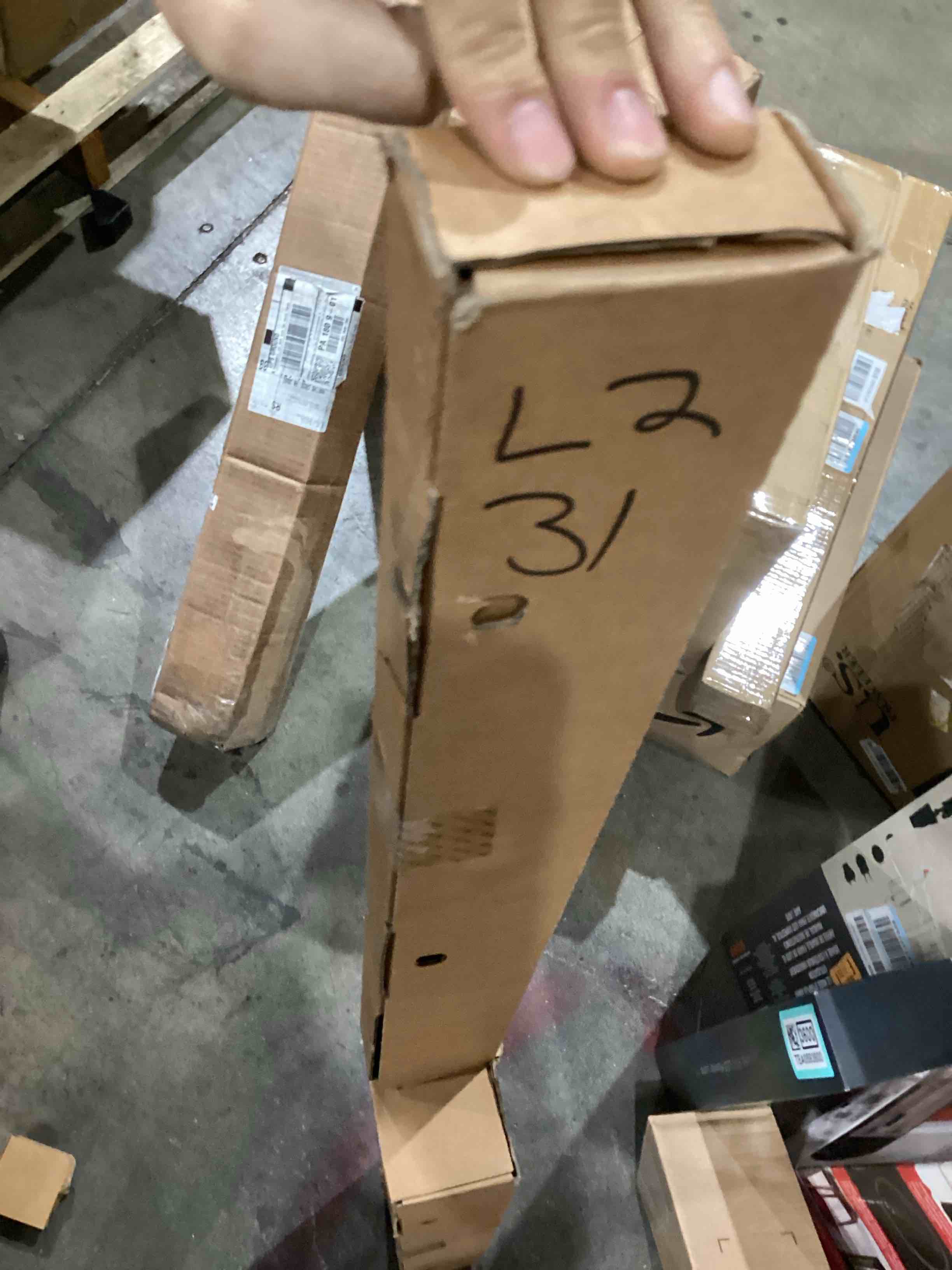 https://s3.amazonaws.com/lotting-images-prod/bidfta/TEA0593583_1736808207073.jpeg