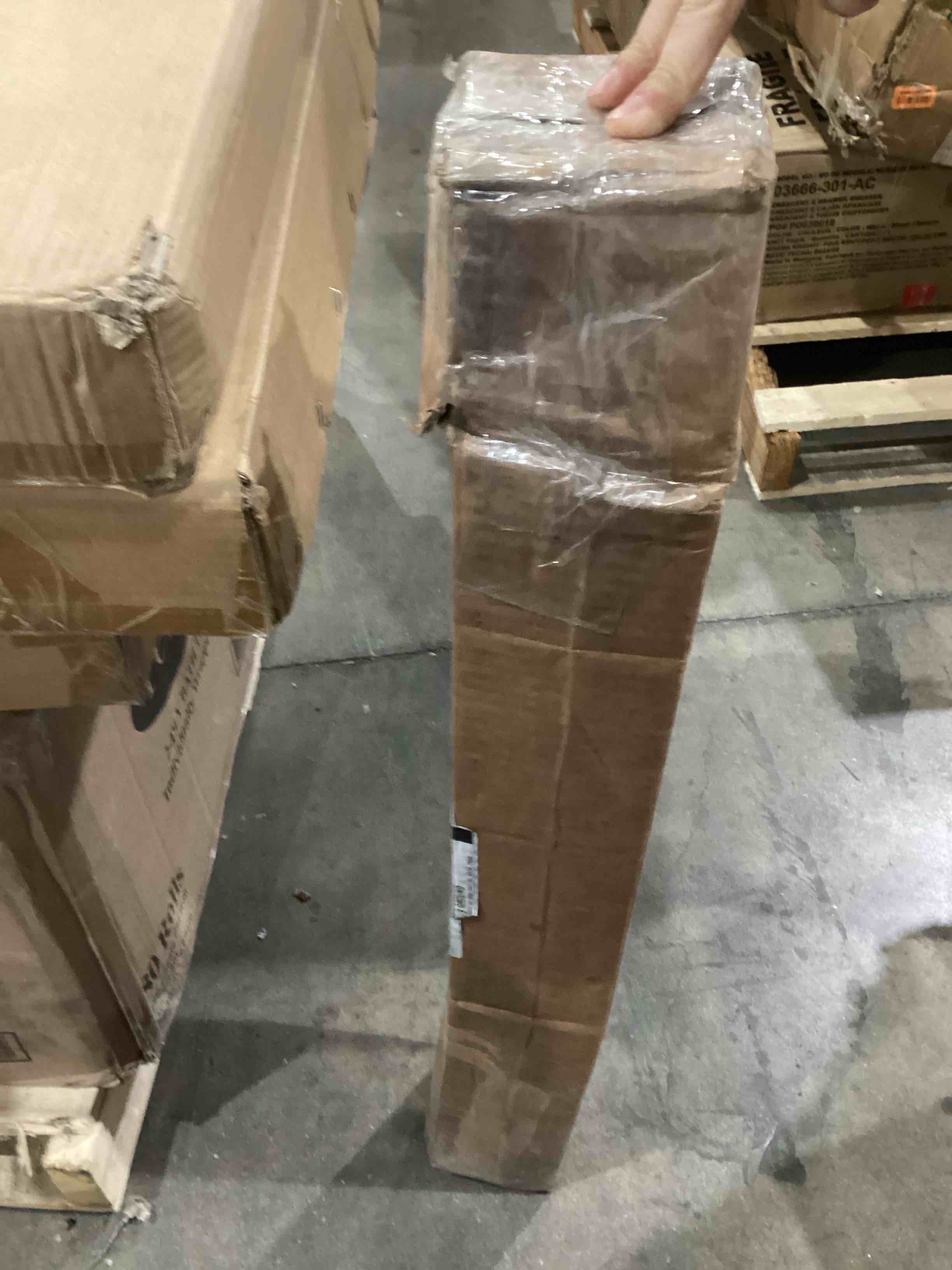 https://s3.amazonaws.com/lotting-images-prod/bidfta/TEA0593599_1736807989934.jpeg