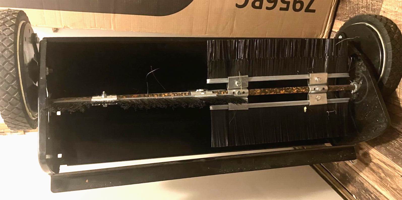 Agri-Fab 45-0570, 30-Inch Push Lawn Sweeper Front Wheel with brushes