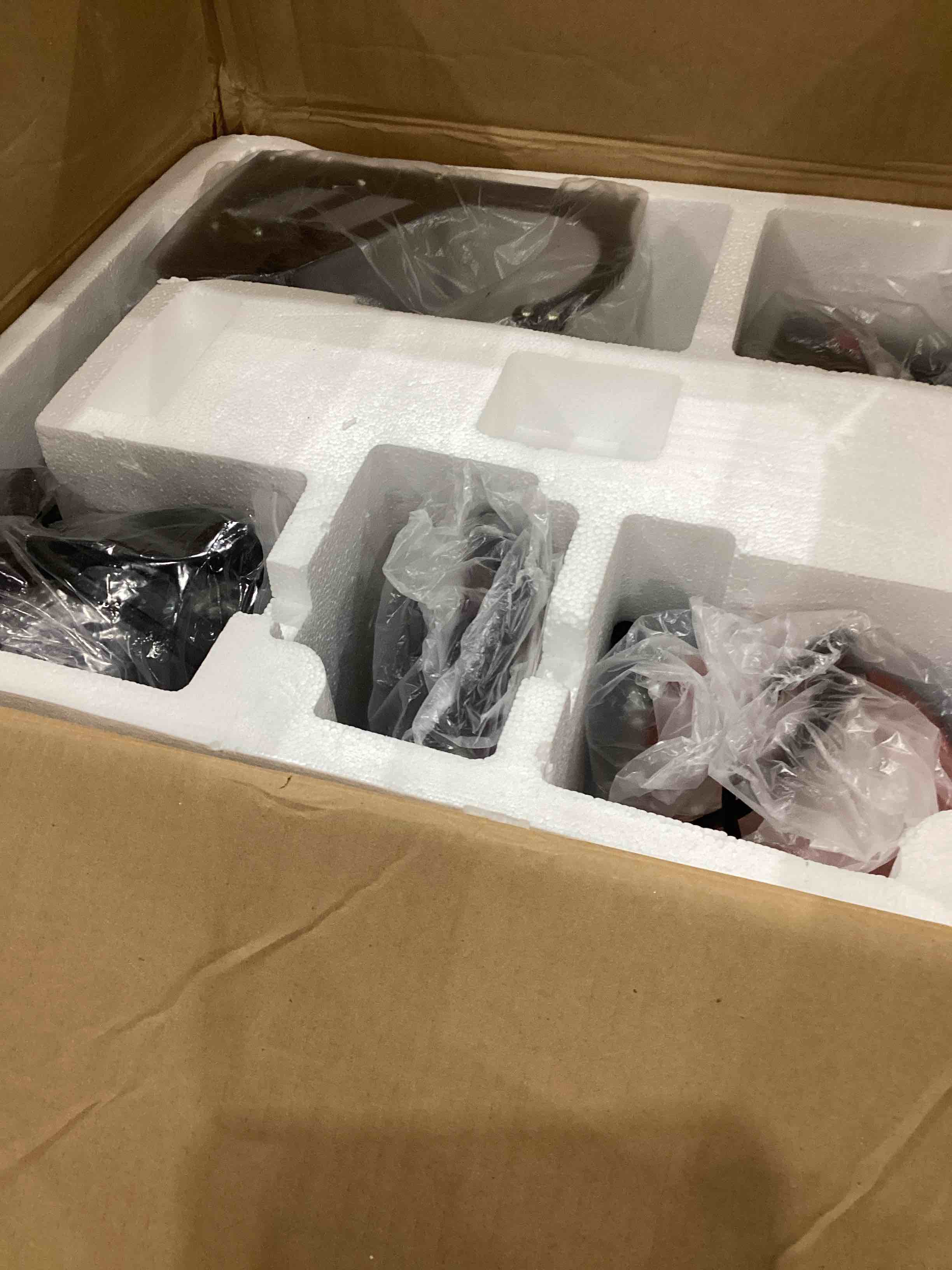 https://s3.amazonaws.com/lotting-images-prod/bidfta/TEA0593784_1736524331133.jpeg