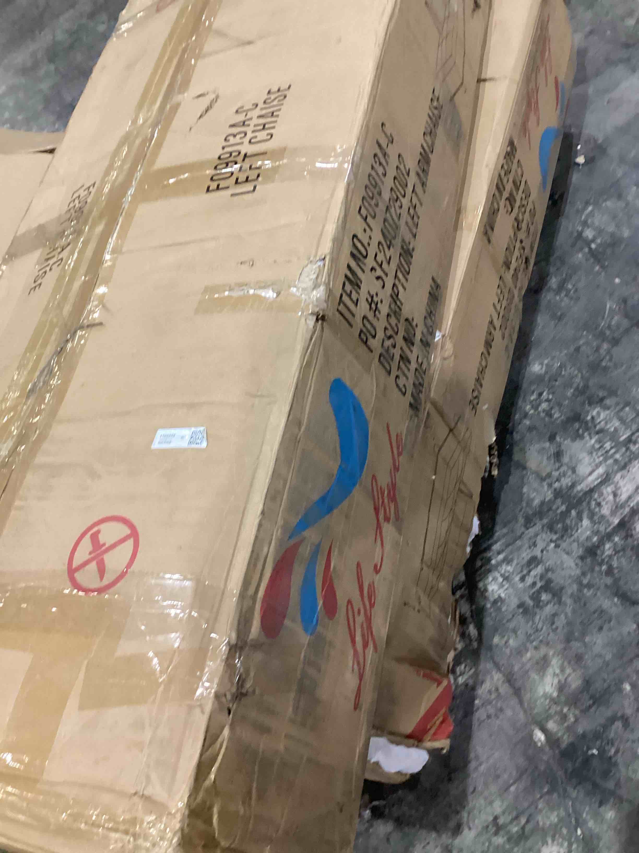 https://s3.amazonaws.com/lotting-images-prod/bidfta/TEA0594563_1732728111932.jpeg
