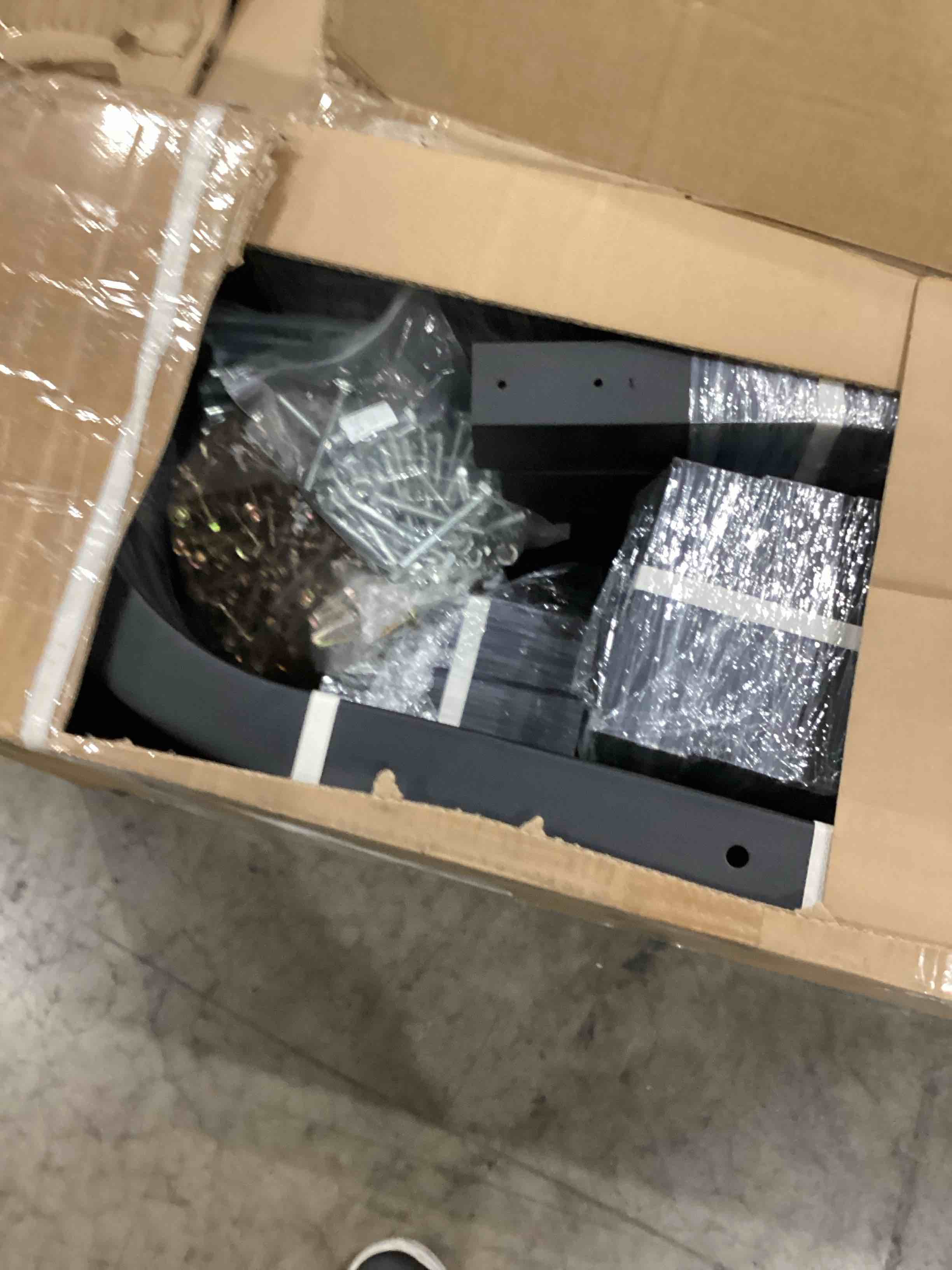 https://s3.amazonaws.com/lotting-images-prod/bidfta/TEA0595323_1732200705125.jpeg