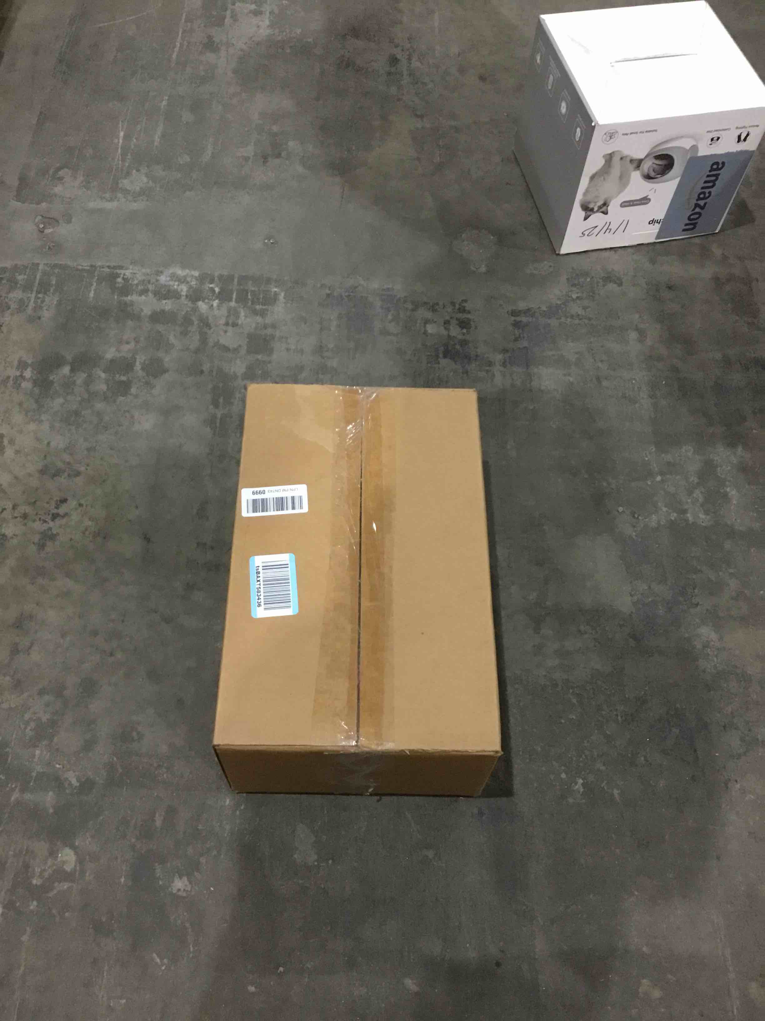 https://s3.amazonaws.com/lotting-images-prod/bidfta/TEA0597338_1738340881942.jpeg