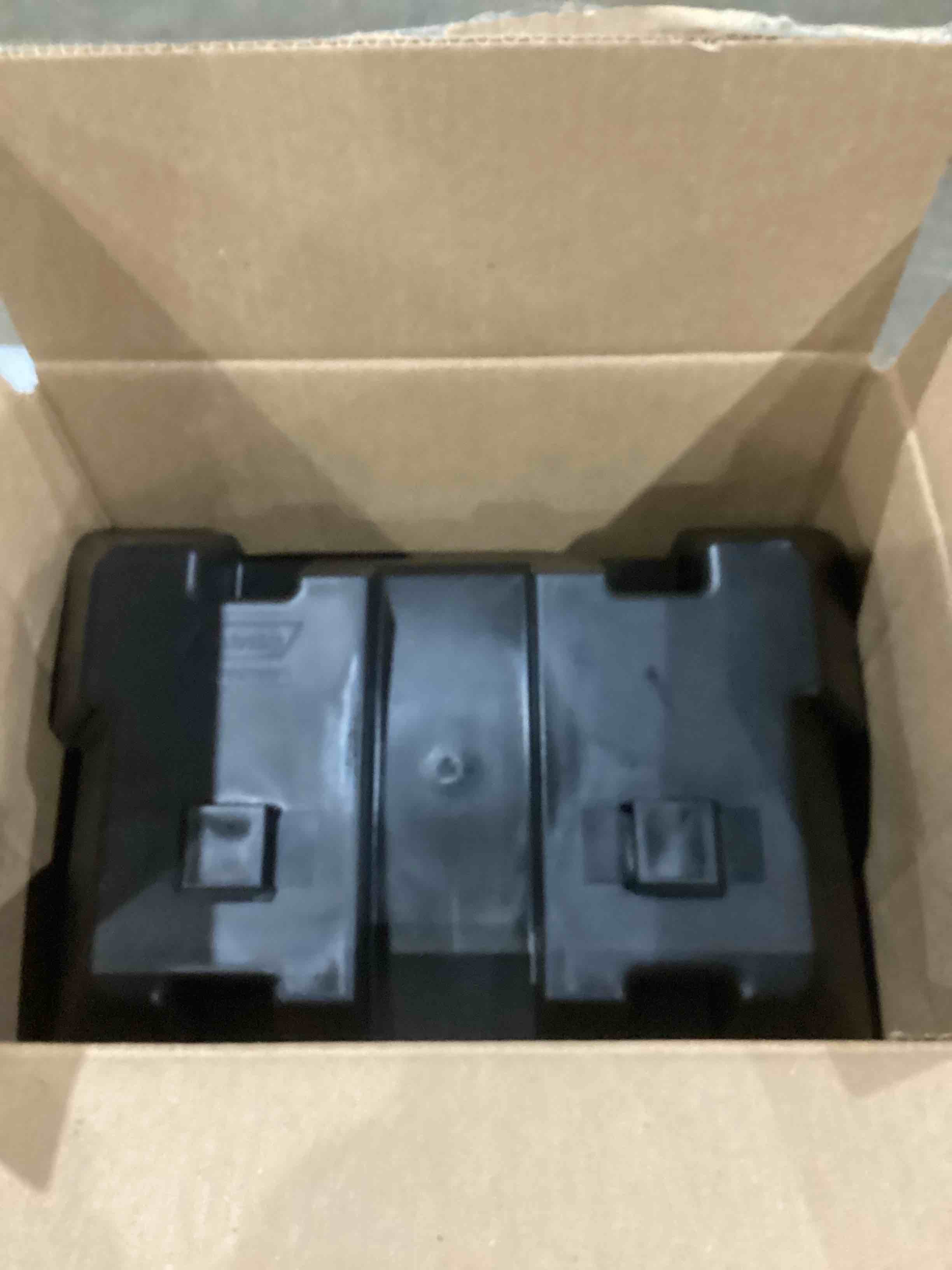 https://s3.amazonaws.com/lotting-images-prod/bidfta/TEA0598366_1745950445206.jpeg