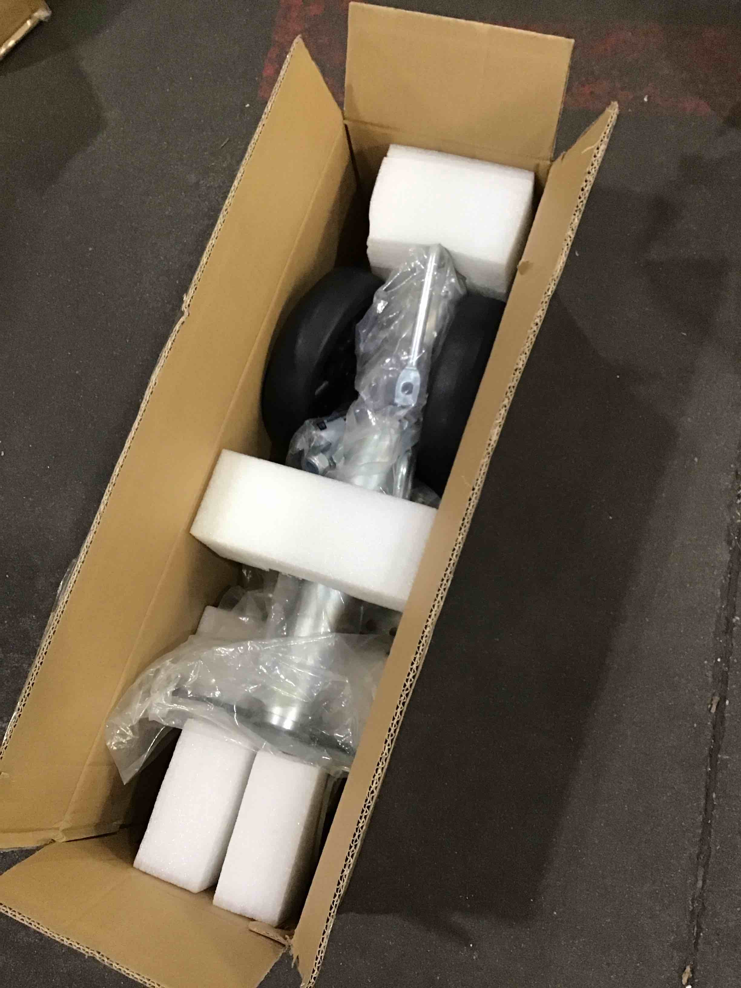 https://s3.amazonaws.com/lotting-images-prod/bidfta/TEA1216707_1752509738448.jpeg