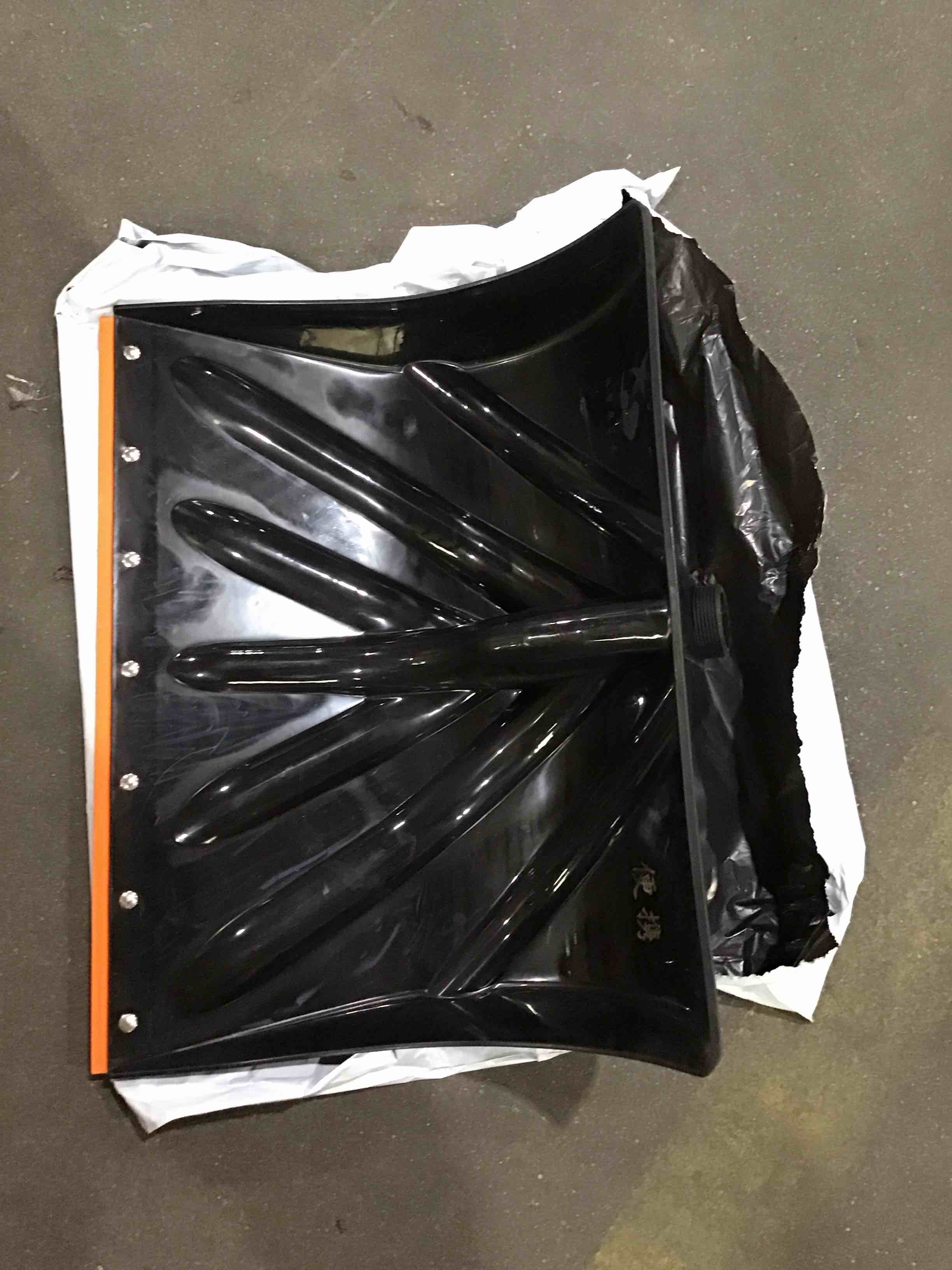 https://s3.amazonaws.com/lotting-images-prod/bidfta/TEA1216791_1752522060718.jpeg
