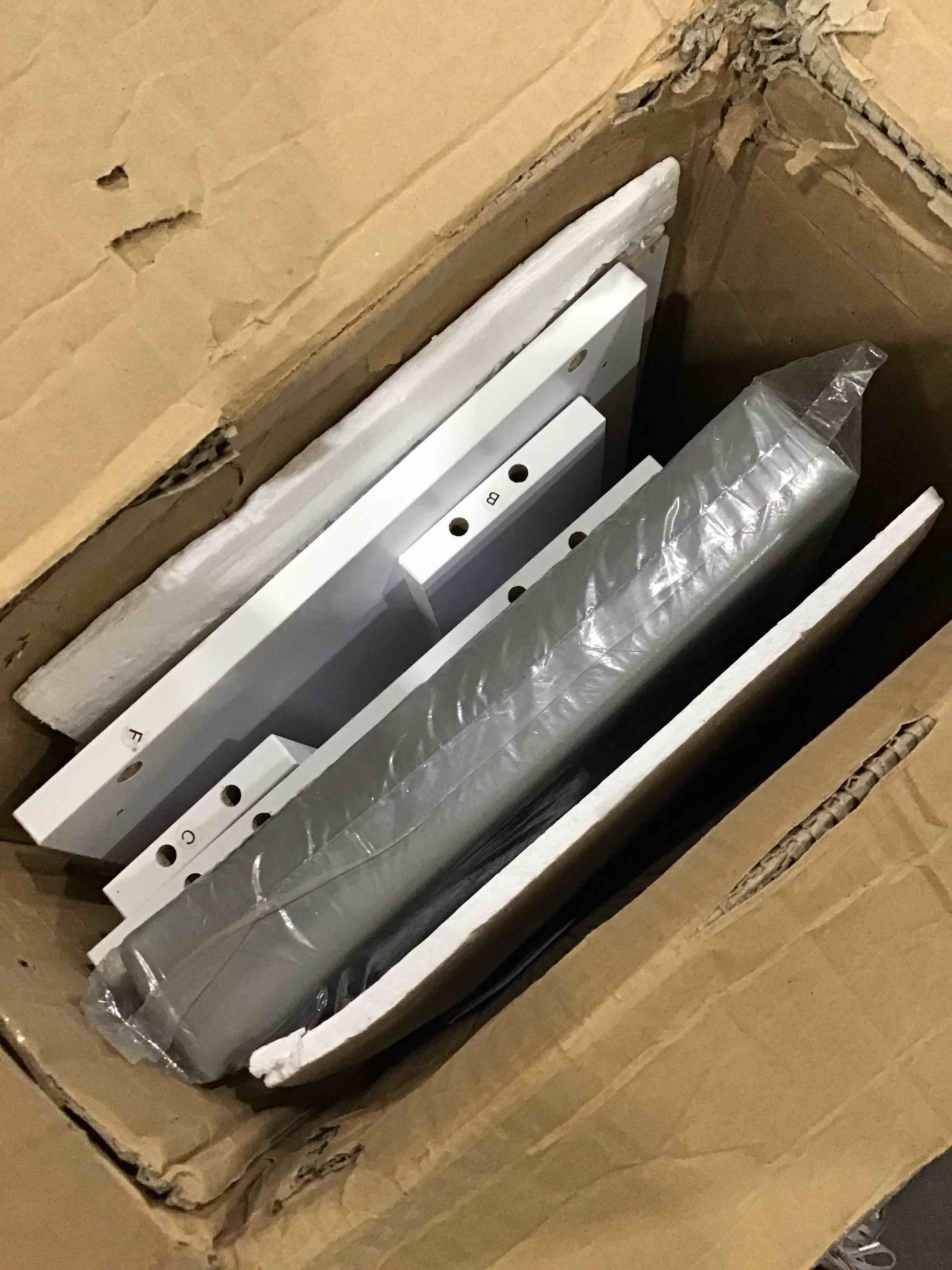 https://s3.amazonaws.com/lotting-images-prod/bidfta/TEA1216837_1752586139690.jpeg