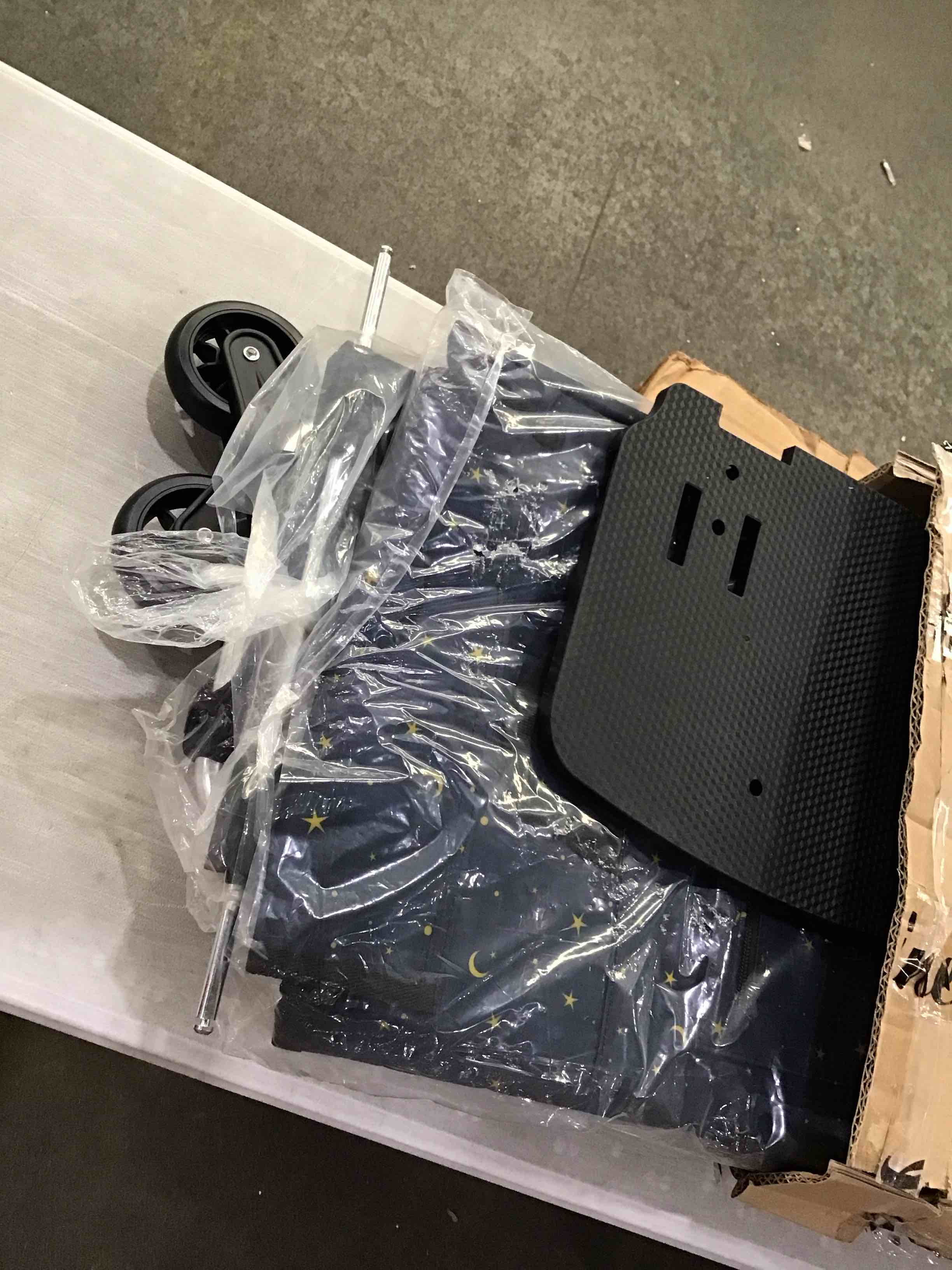 https://s3.amazonaws.com/lotting-images-prod/bidfta/TEA1217204_1752776205623.jpeg