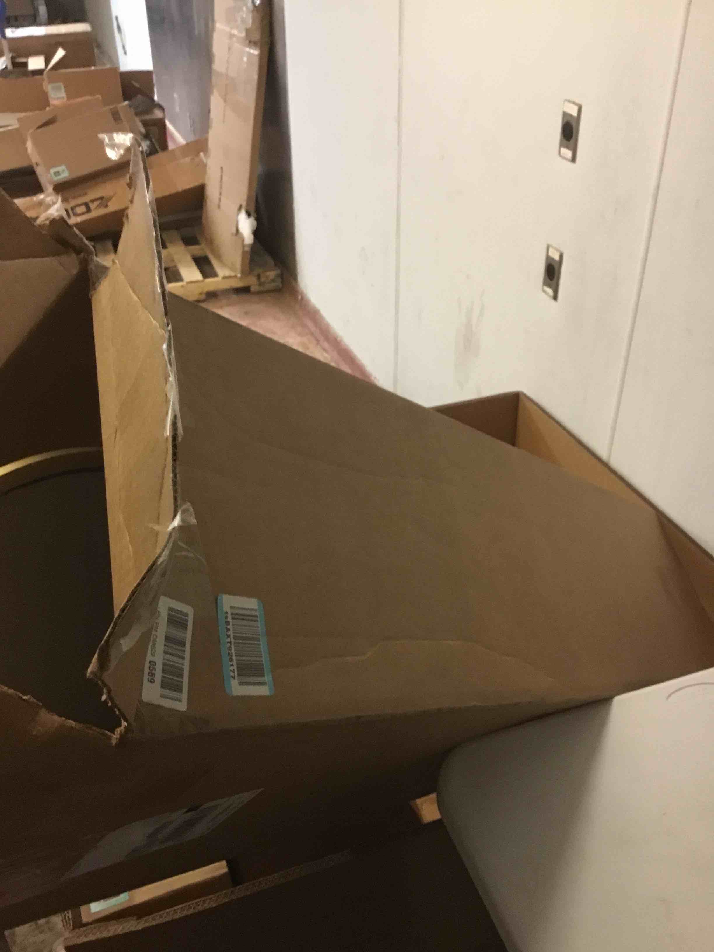 https://s3.amazonaws.com/lotting-images-prod/bidfta/TEA1240065_1738867352529.jpeg