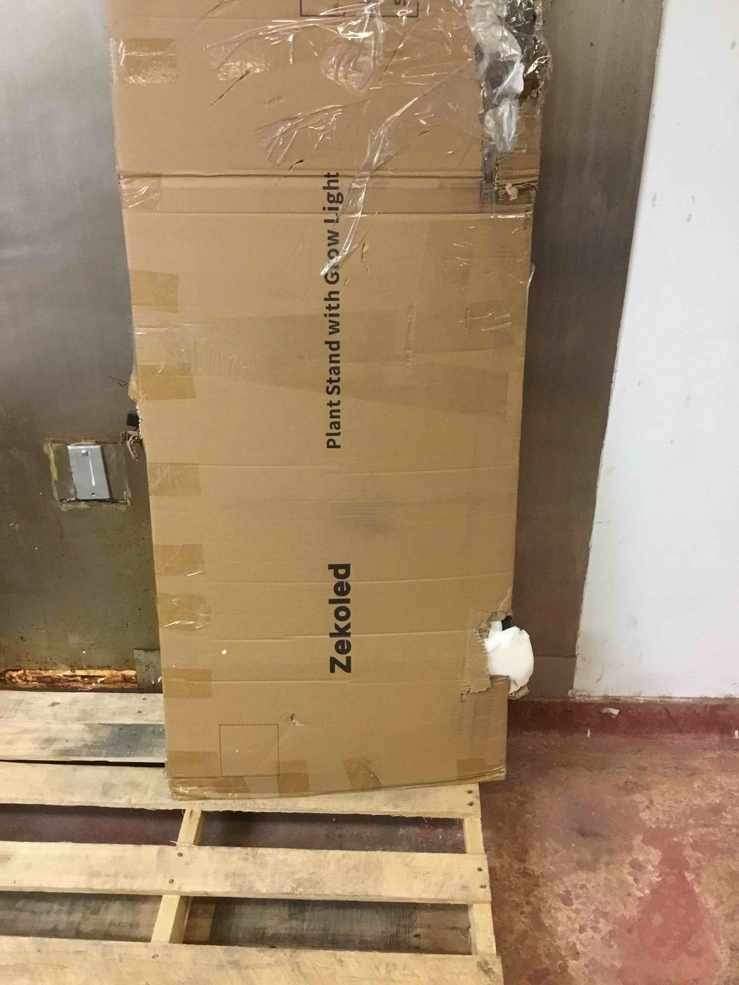 https://s3.amazonaws.com/lotting-images-prod/bidfta/TEA1240074_1738874316076.jpeg