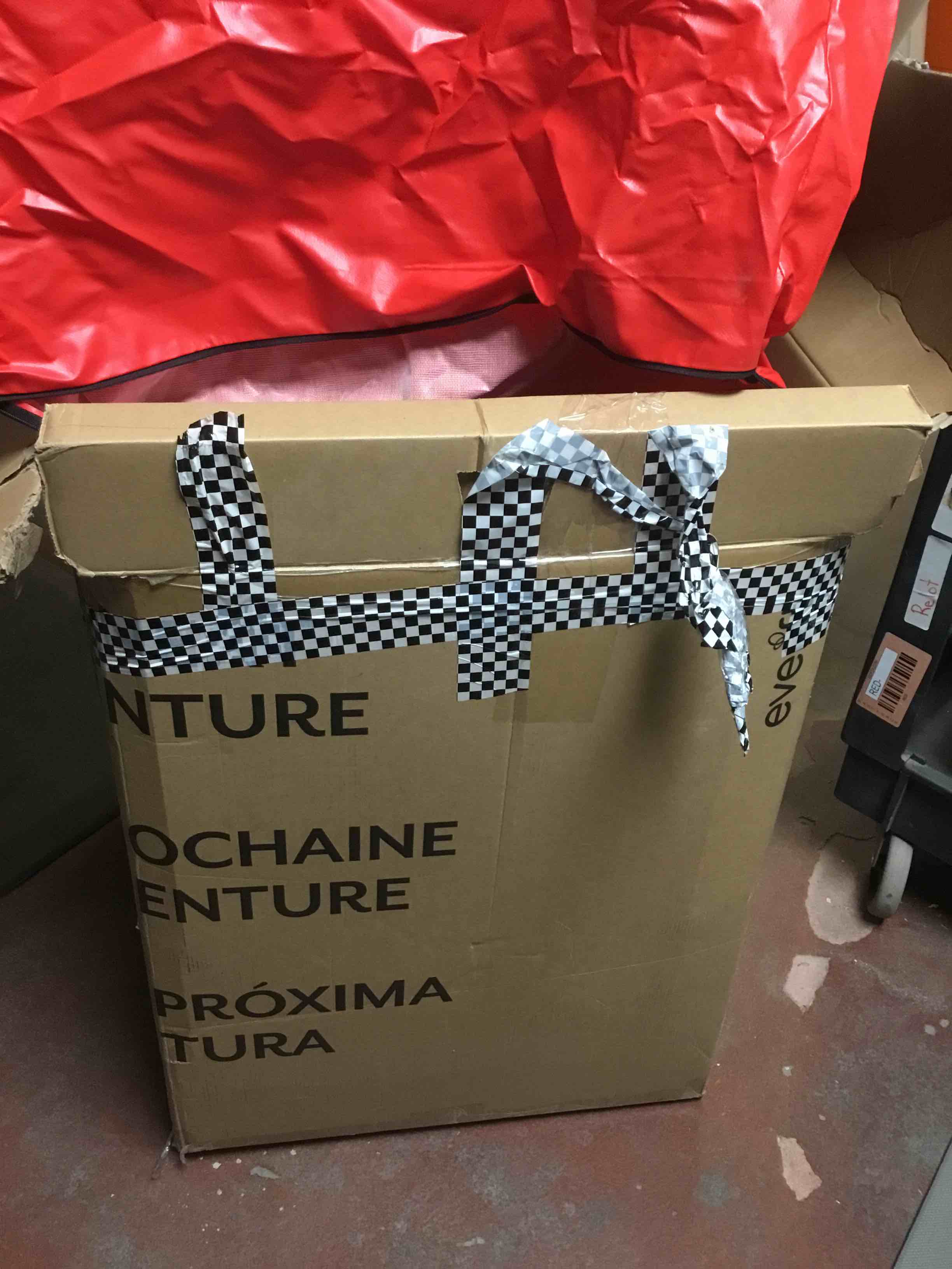 https://s3.amazonaws.com/lotting-images-prod/bidfta/TEA1240868_1743620066829.jpeg