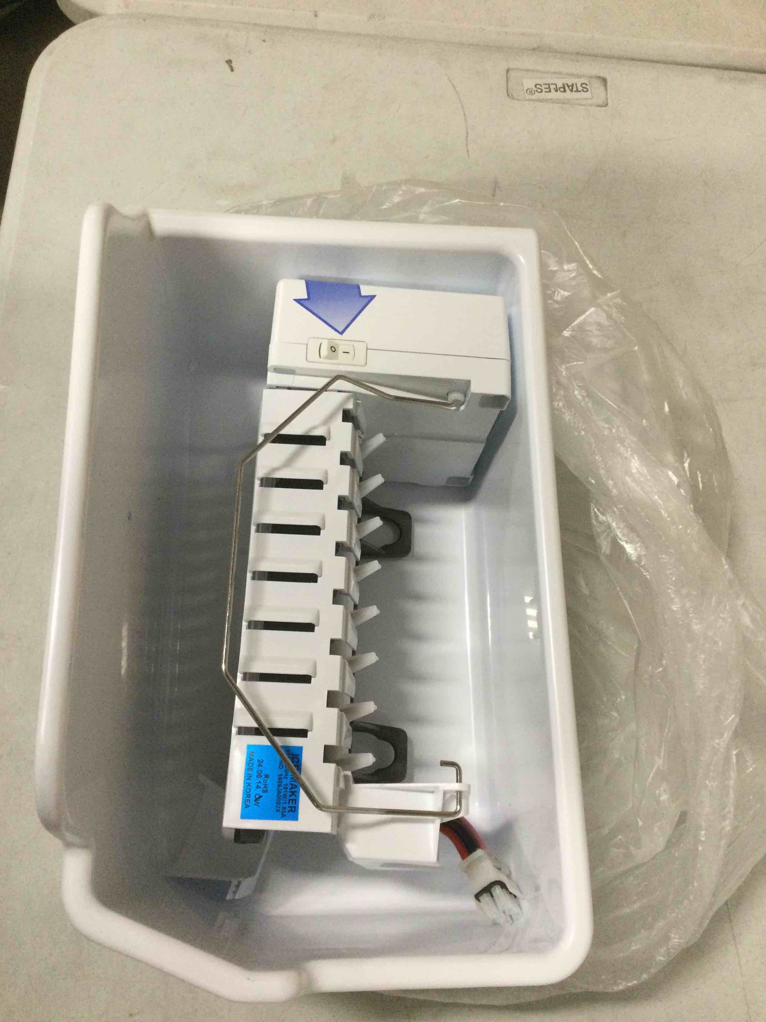 Condition photo showing Good Condition for 5989JA0002Y Refrigerator Ice Maker Assembly