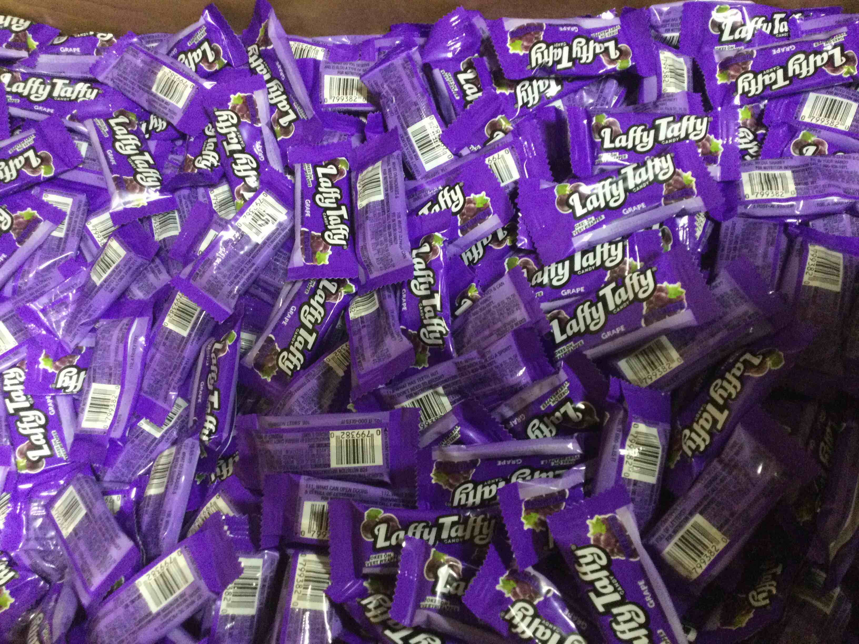Laffy Taffy Grape(BBD April 2022) 24lb Box