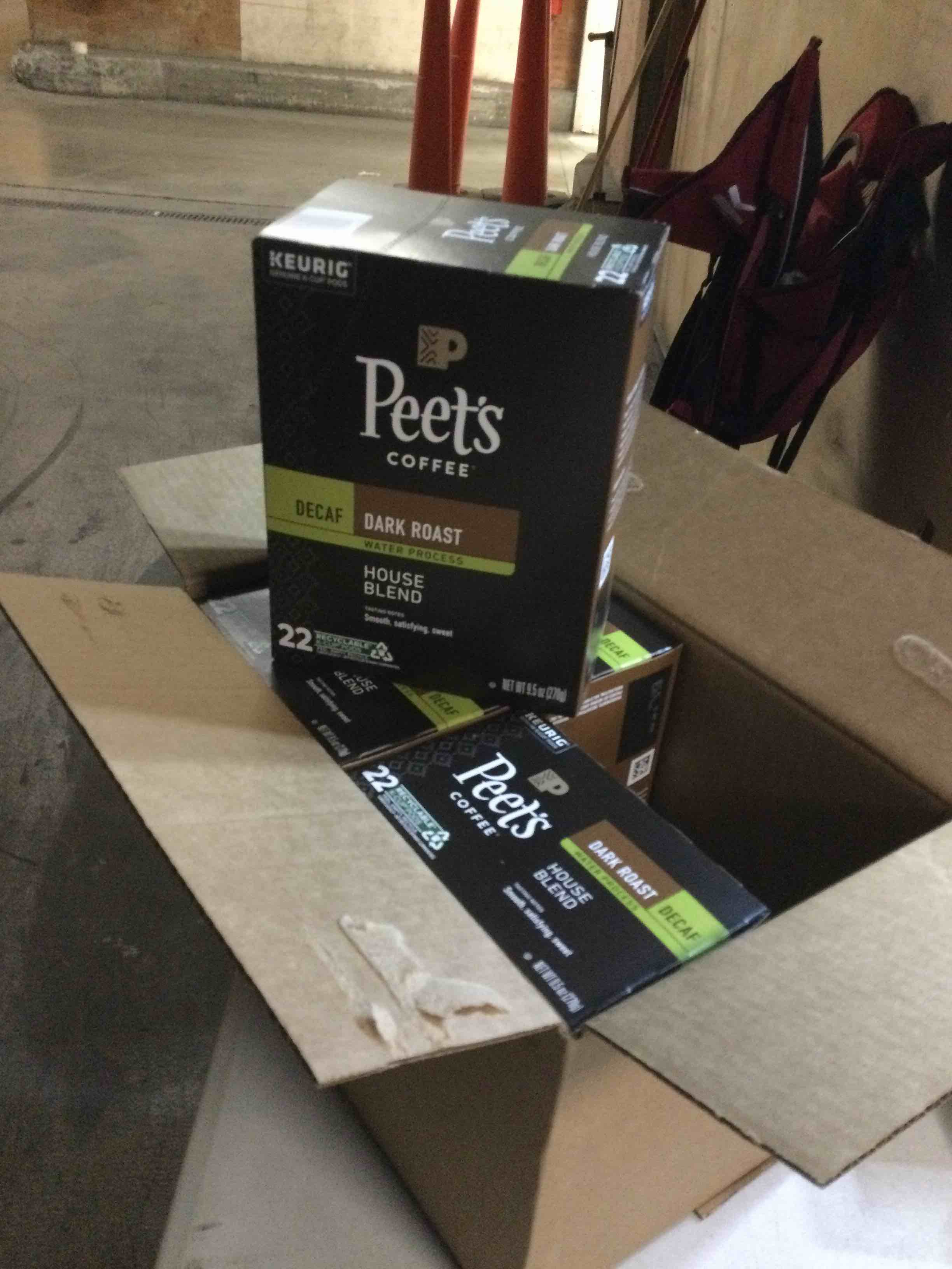 Condition photo showing New/Like New for Peets Coffee Decaf House Blend Premium Dark Roast Single Serve Coffee Pods  22 Count(BBD 12/08/2025