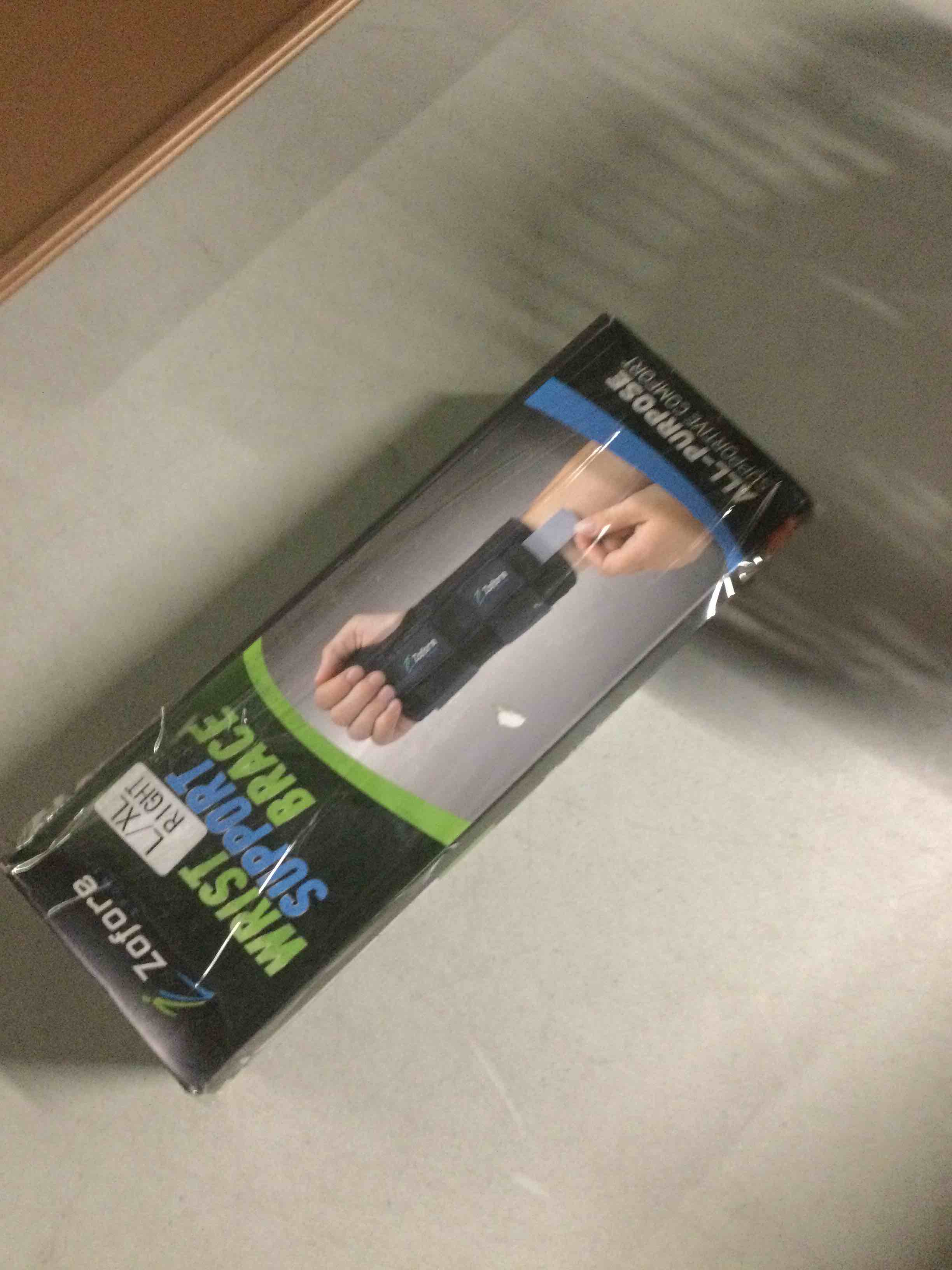 Condition photo showing Good Condition for Carpal Tunnel Wrist Brace Support with 2 Straps and Metal Splint Stabilizer - Helps Relieve Tendinitis Arthritis Carpal Tunnel Pain - Reduces Recovery Time for Men Women - Right (L/XL) 2 strap brace Right L/XL