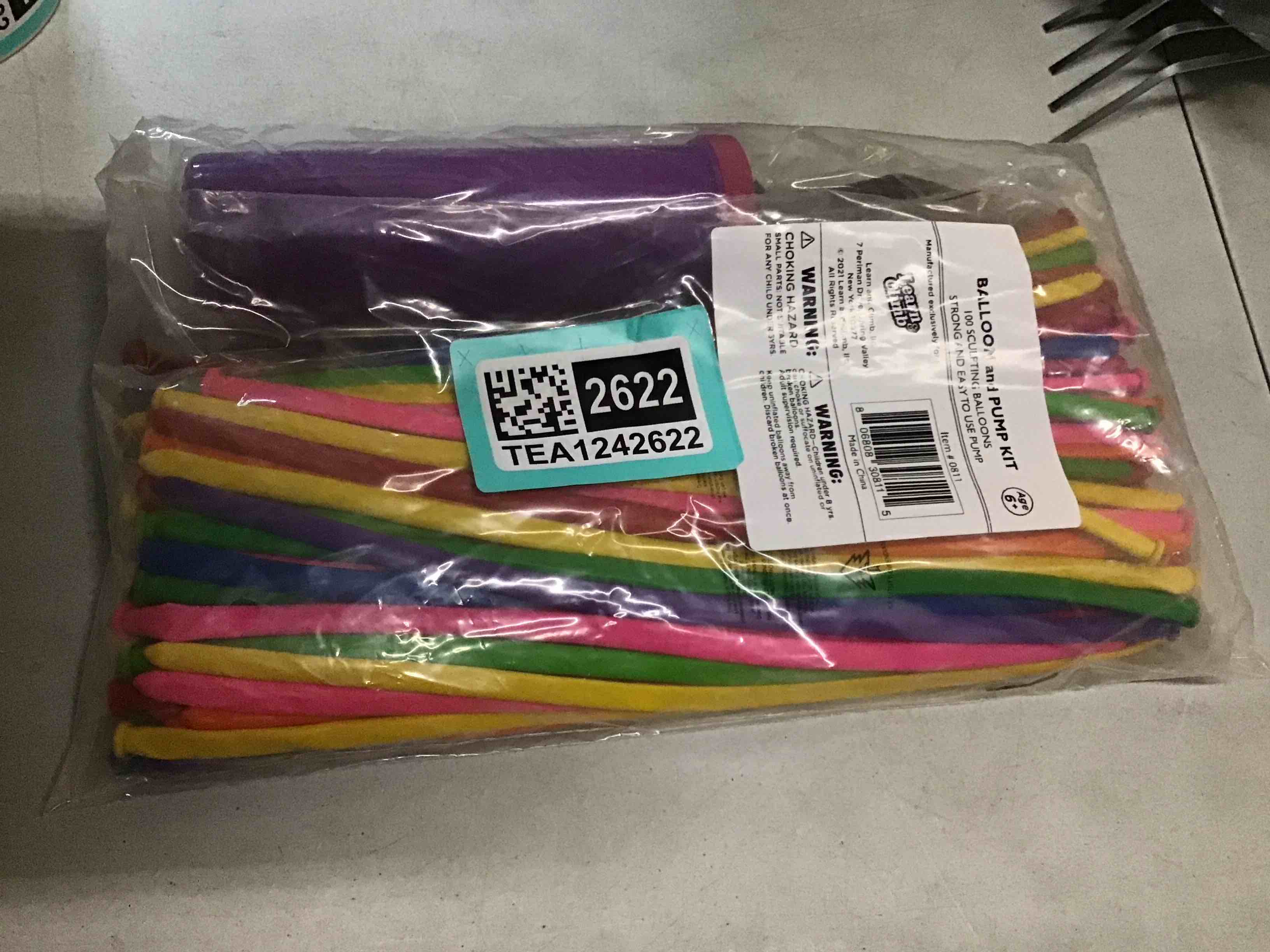 Condition photo showing New/Like New for 100 Twisting Balloons with Hand Pump- Double Action Pump for sculpting balloon animals. Premium balloons.