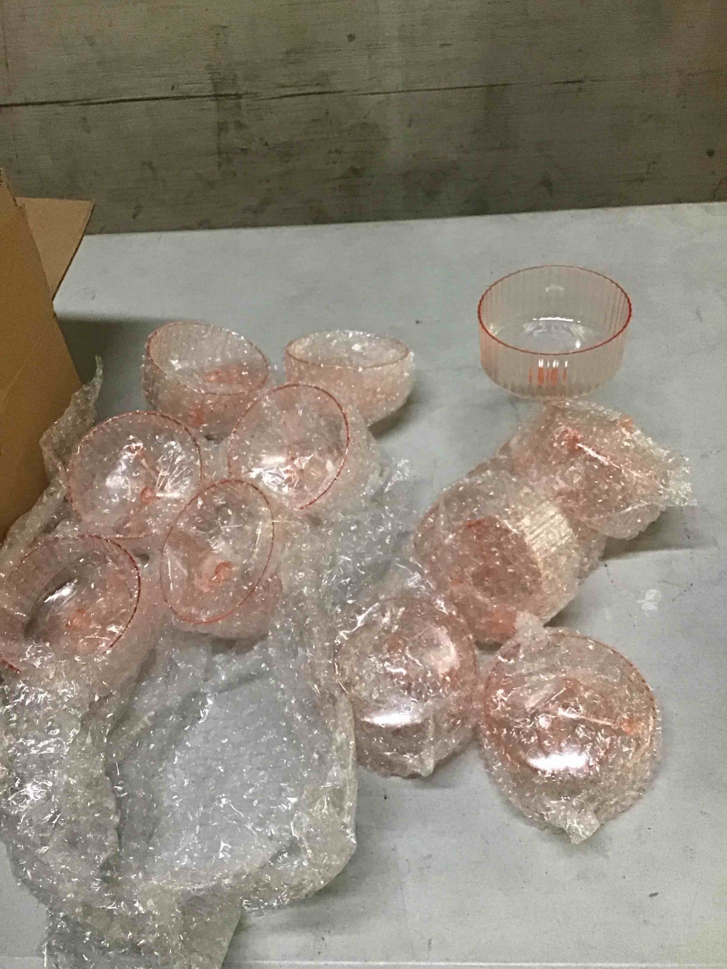 Condition photo showing Good Condition for XUWAIDSGN 12 Pcs Champagne Martini Glasses 9 Oz with Gilded Removable Gold Rim Coupe Glasses Pink Martini Glasses Plastic Mimosa Vintage Coupe Glasses Set For Wedding Anniversary (12, Ribbed Pink)