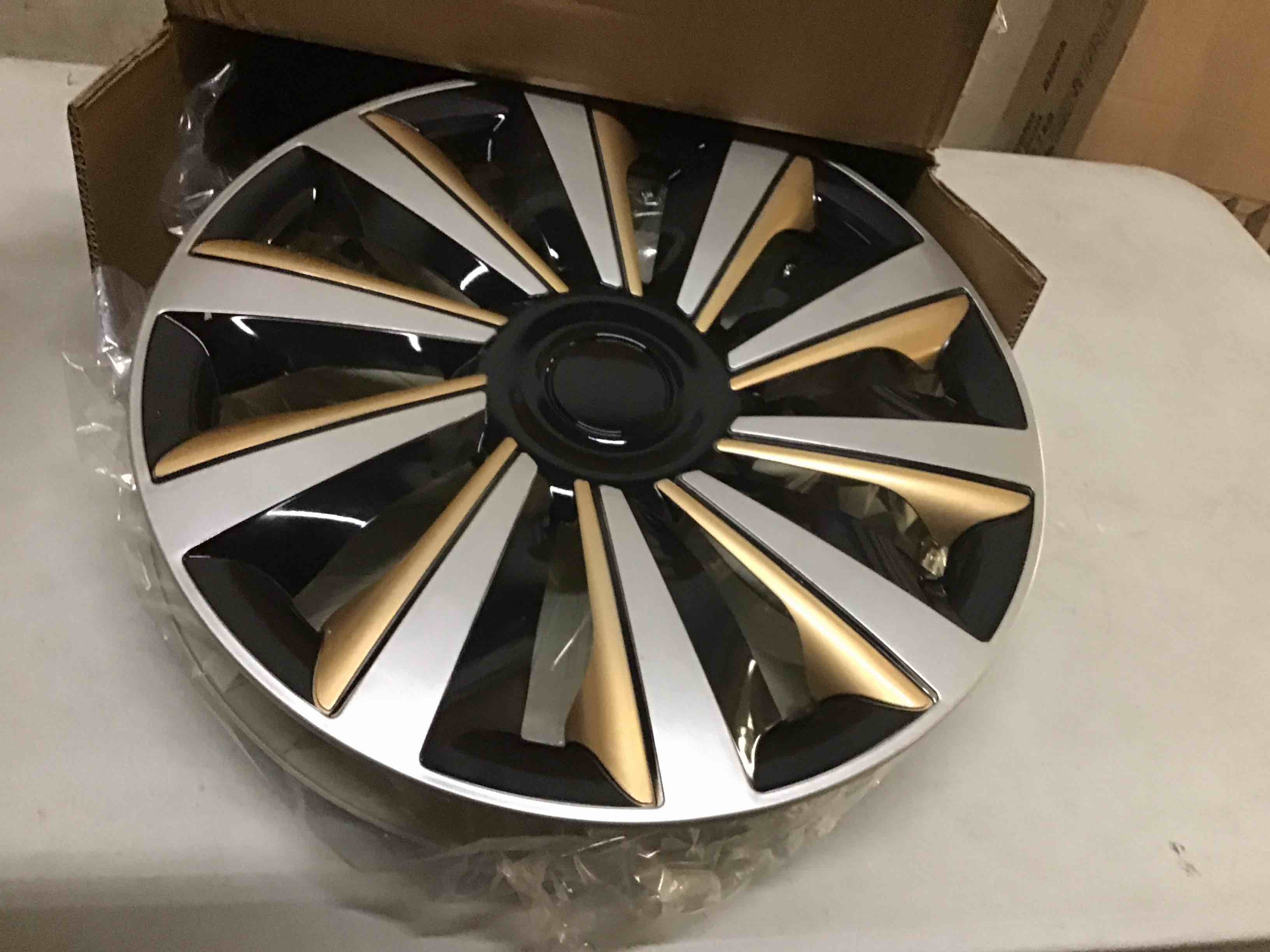 Condition photo showing Good Condition for AuMoHall Silver with Gold Hubcap Wheel Cover Replacement Kit 15" Hub Caps Wheel Rim Cover Car Exteri