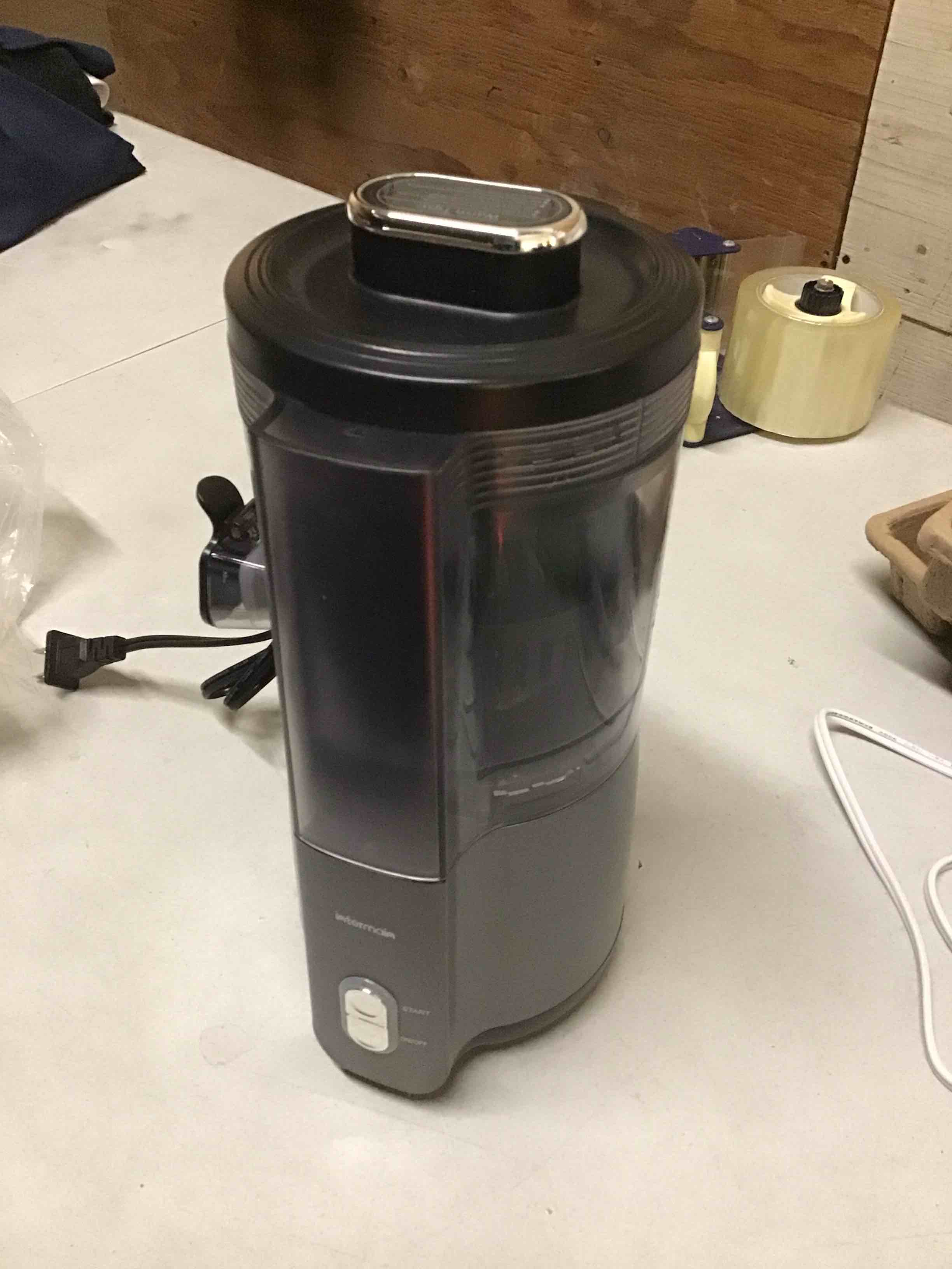 Condition photo showing As Is for ( incomplete missing brush ) intermaia Electric Citrus Juicer, Hand-Free Citrus Juicer Machine with Cleaning Brush, High-Performance Automa