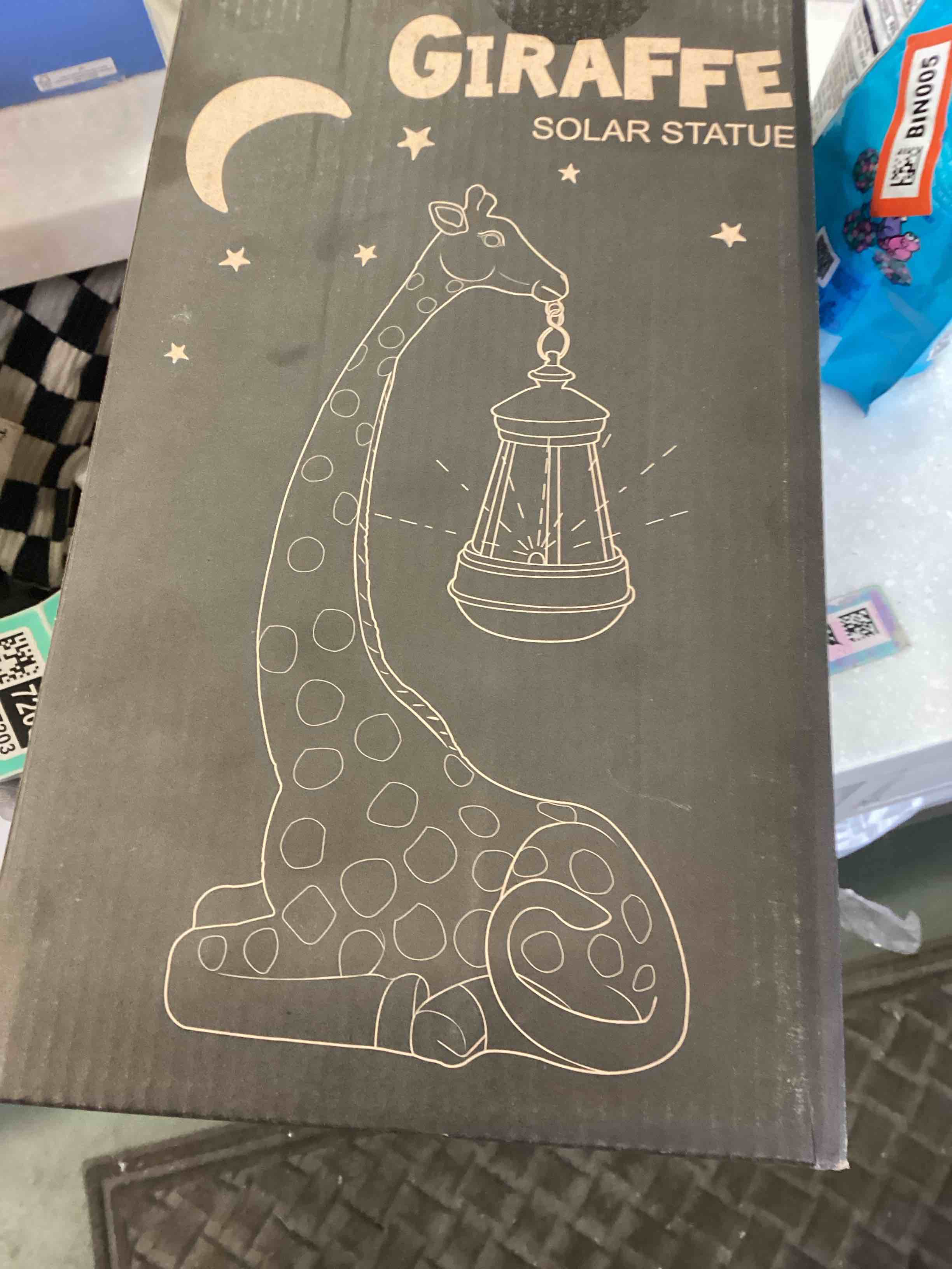 Condition photo showing Good Condition for Goodeco 11 "Giraffe Statue for Garden and Home Decor - Ideal for Giraffe & Mom Gifts, Birthdays, Women's Presents, and More! Eye-Catching Ornament for Indoor and Outdoor Use (Giraffe)