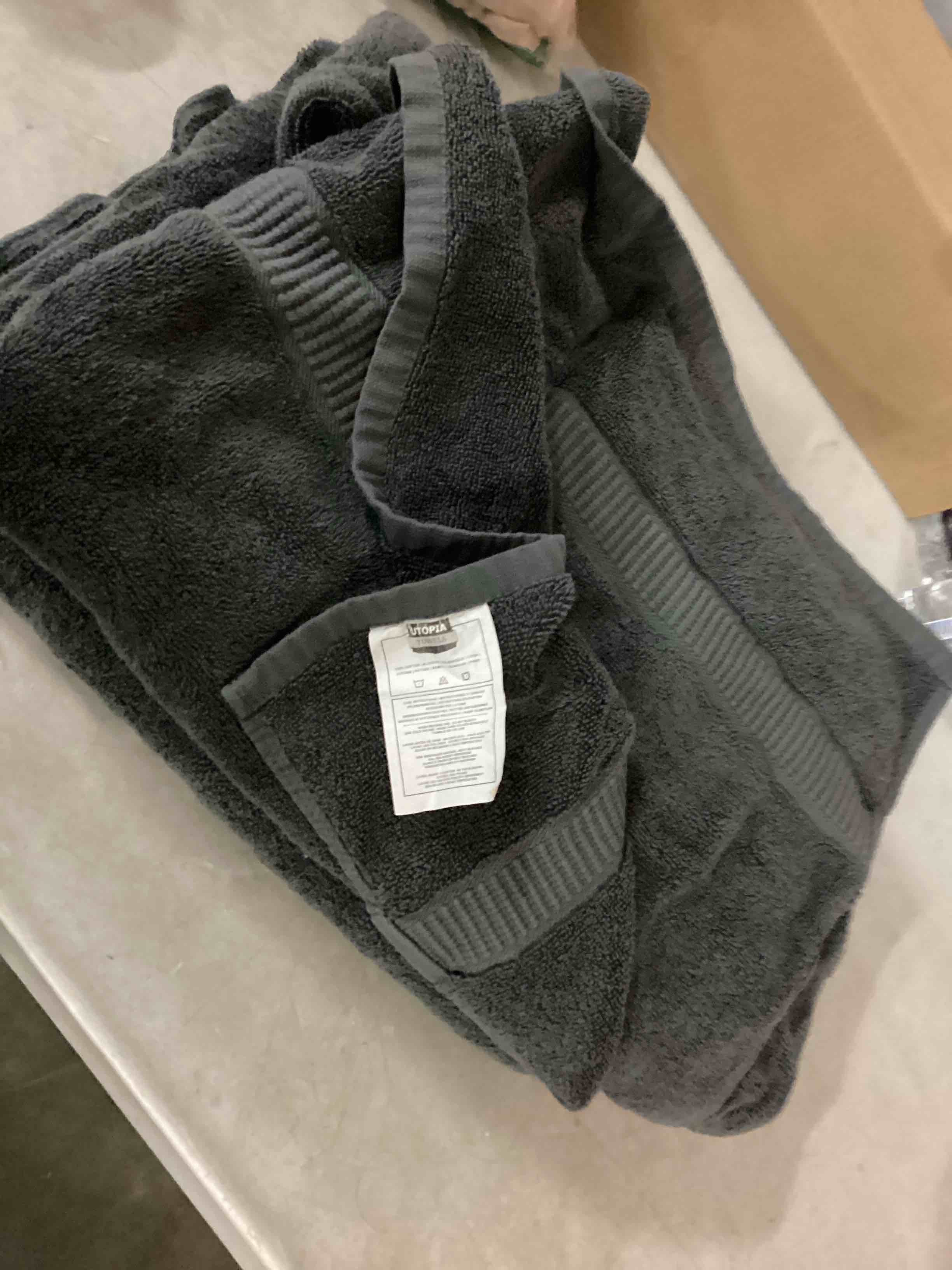 Utopia Towels Jumbo Bath Sheet 2 Piece, 600 GSM, 35 by 70 Inches, 100% Ring Spun Cotton, Absorbent and Quick Dry Extra Large Bath Towel, Grey