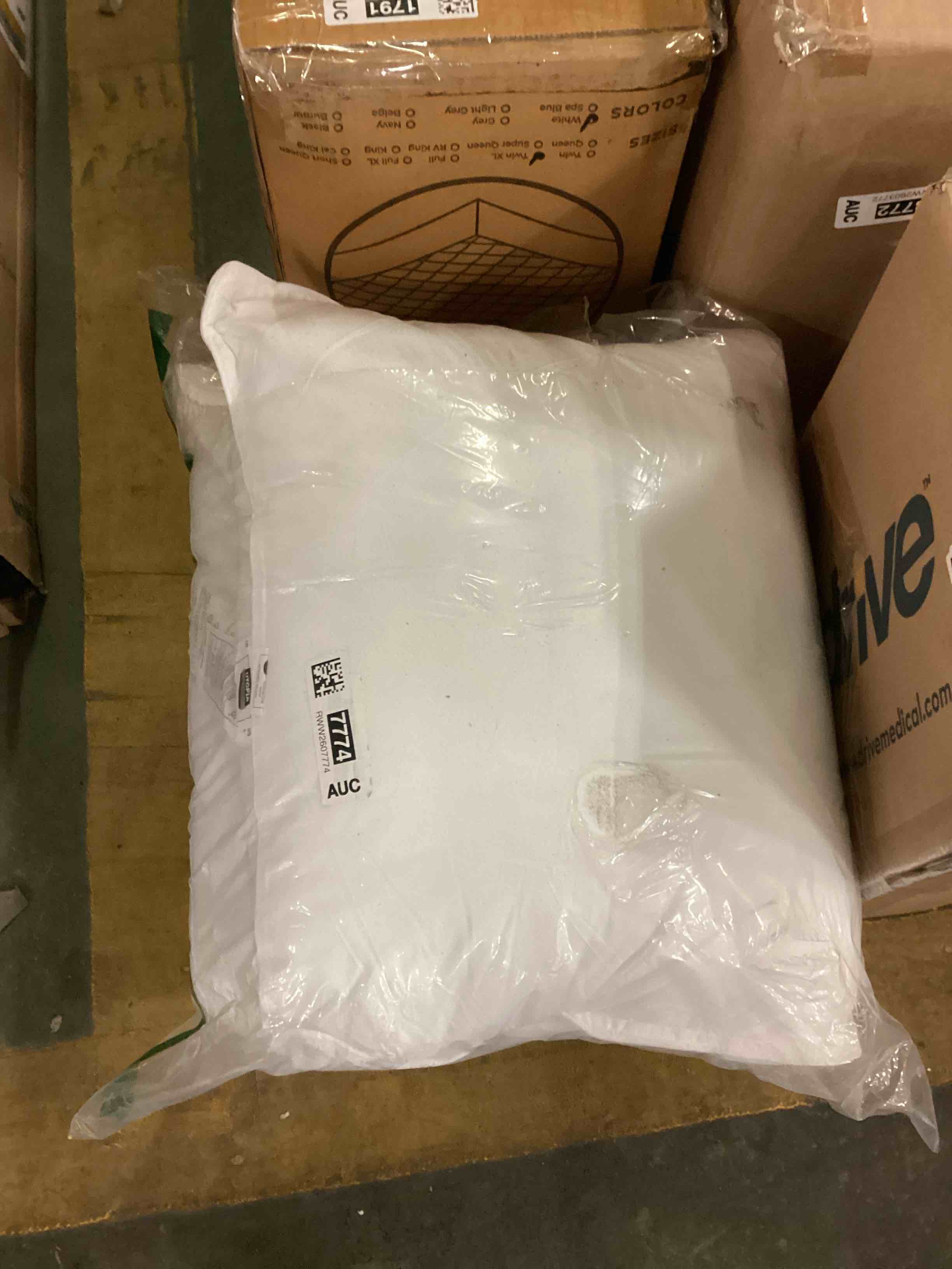 Condition photo showing Good Condition for Utopia Bedding Throw Pillow Insert White) - 22 x 22 Inches Bed and Couch Pillows - Indoor Decorative Pillow