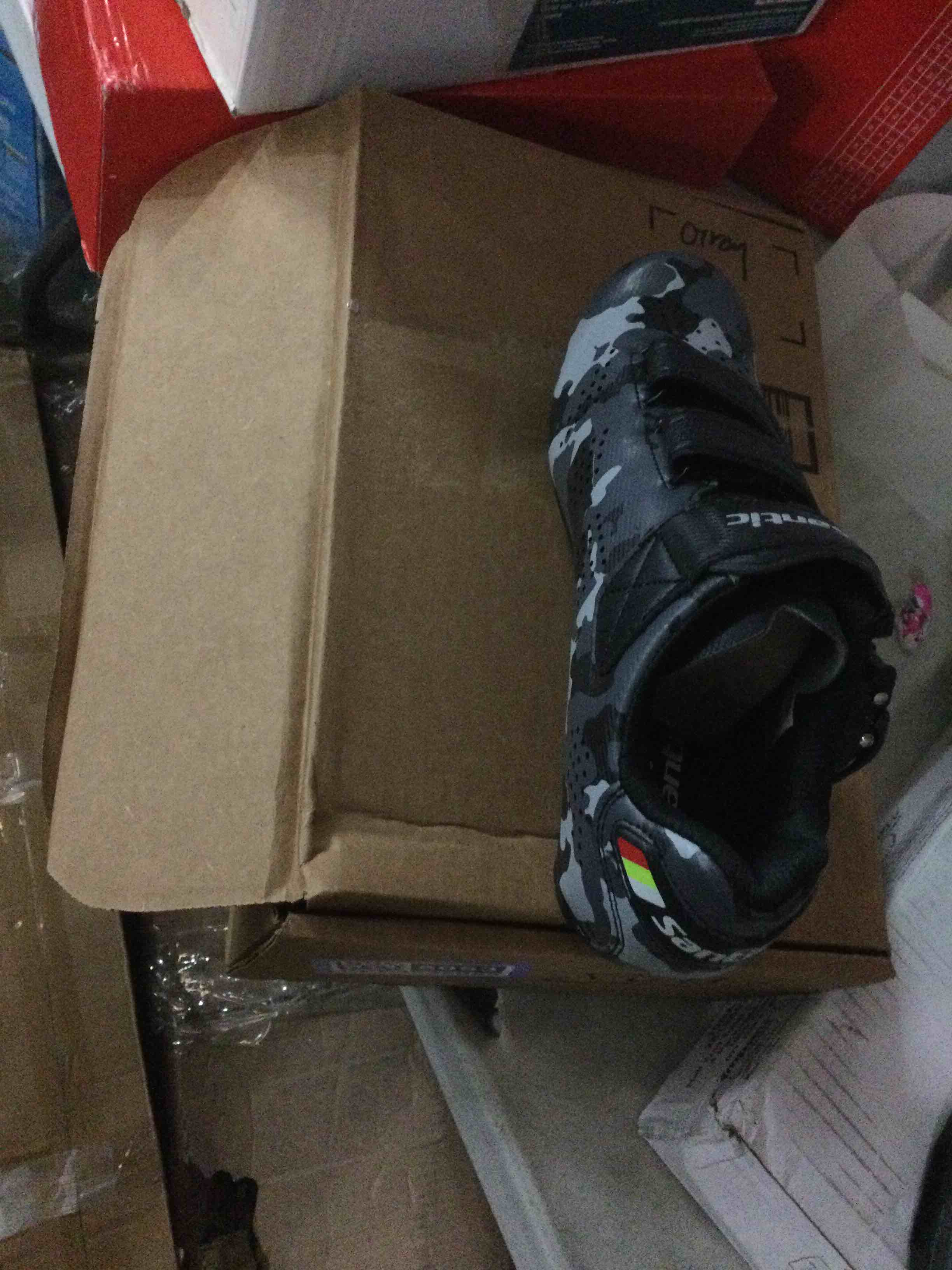 Condition photo showing Good Condition for (Size 40) Santic Davee Men's Road Bike Shoes Santic Santic Davee Men's Road Bike Shoes Santic Santic Davee Men's Road Bike Shoes Santic Santic Davee Men's Road Bike Shoes