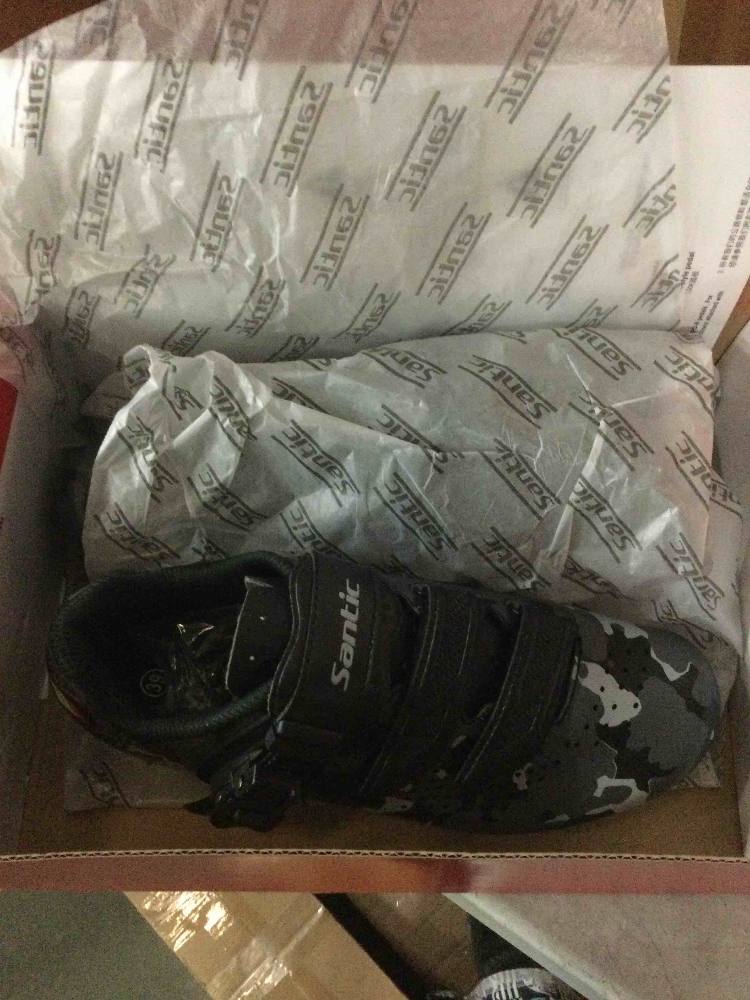 Condition photo showing Good Condition for (Size 39) Santic Davee Men's Road Bike Shoes Santic Santic Davee Men's Road Bike Shoes Santic Santic Davee Men's Road Bike Shoes Santic Santic Davee Men's Road Bike Shoes