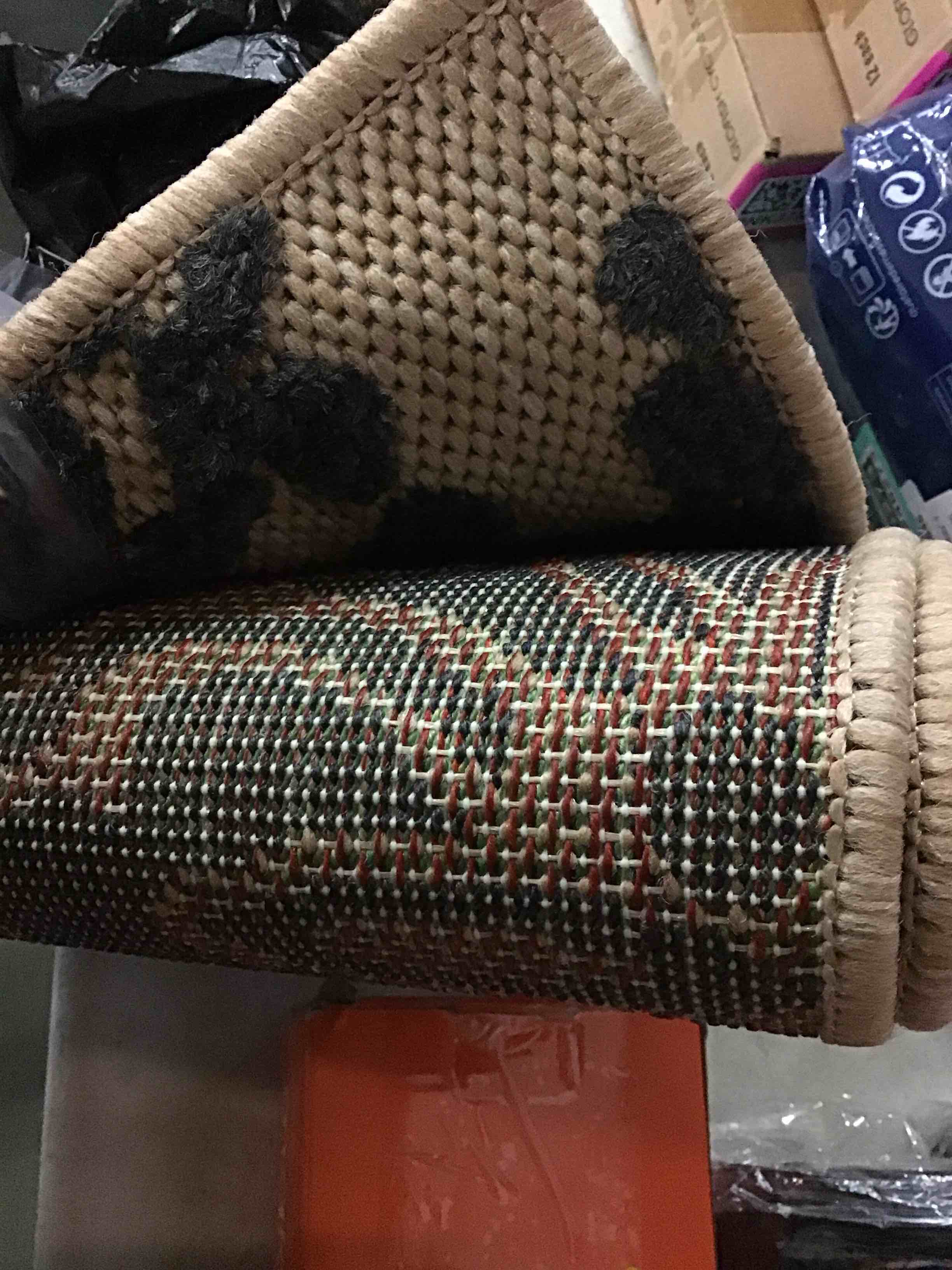 Condition photo showing Good Condition for Ultimate Innovations California Villa In/Outdoor Rug 5’3”X7’6”