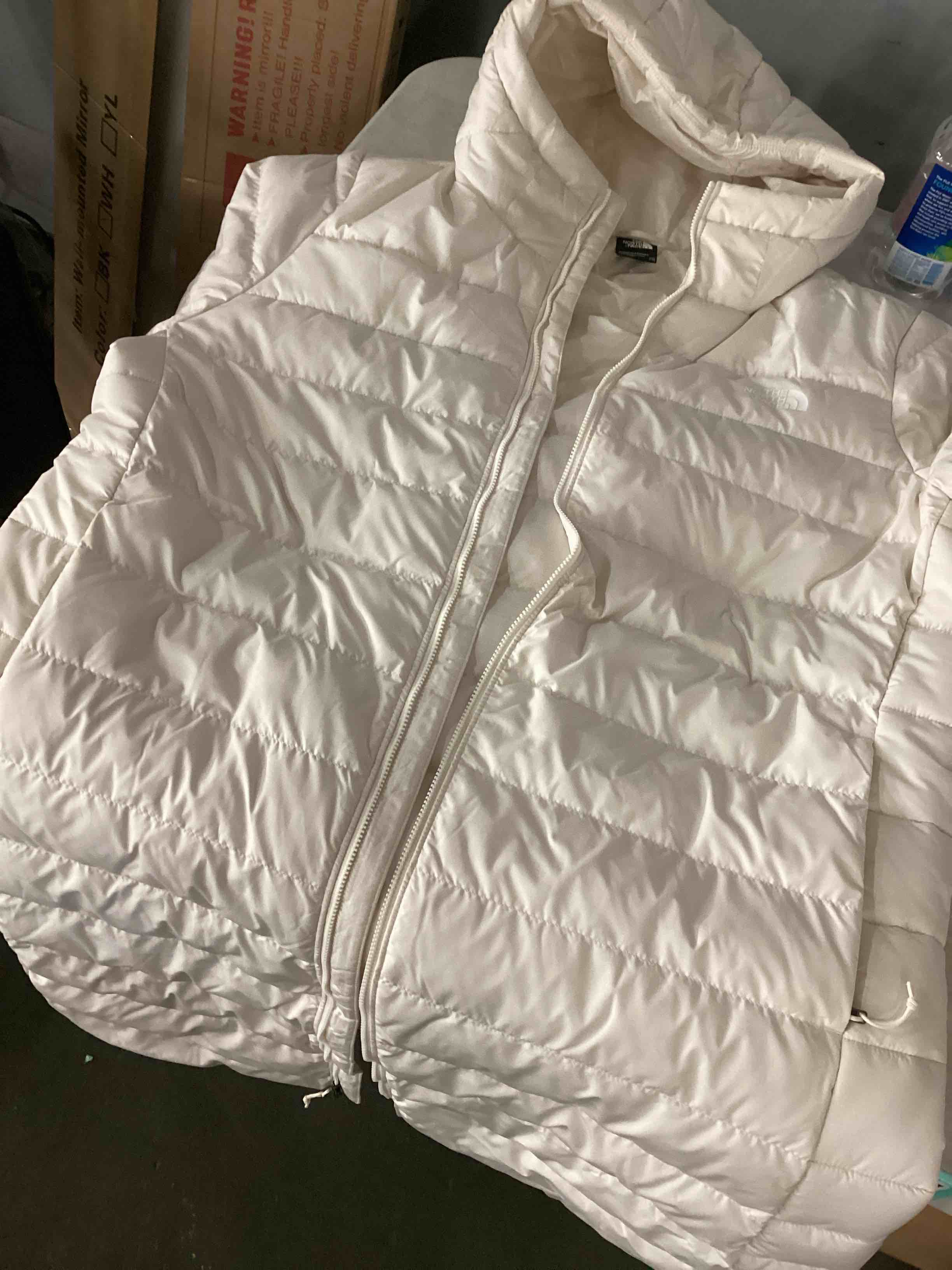 Condition photo showing Good Condition for (Size XXL) THE NORTH FACE Women's Aconcagua Parka | Wind Resistant, Water Repellent, 600 Fill Waterfowl Down Insulation
