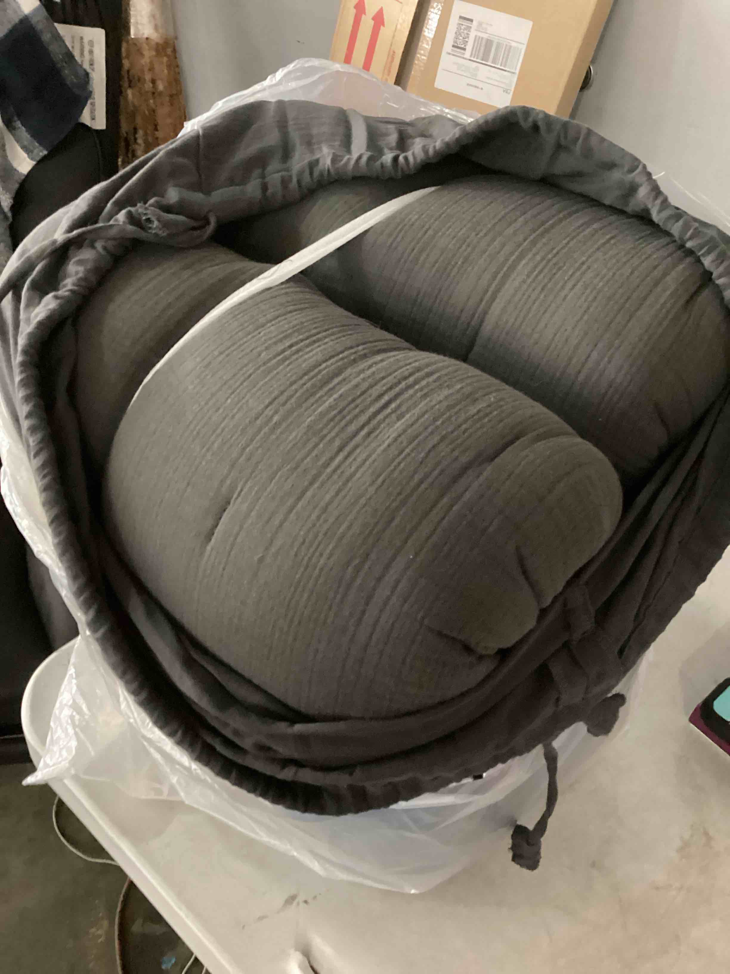 Condition photo showing Good Condition for Organic Airy Gauze Dream Quilt, Charcoal, King/Cal King