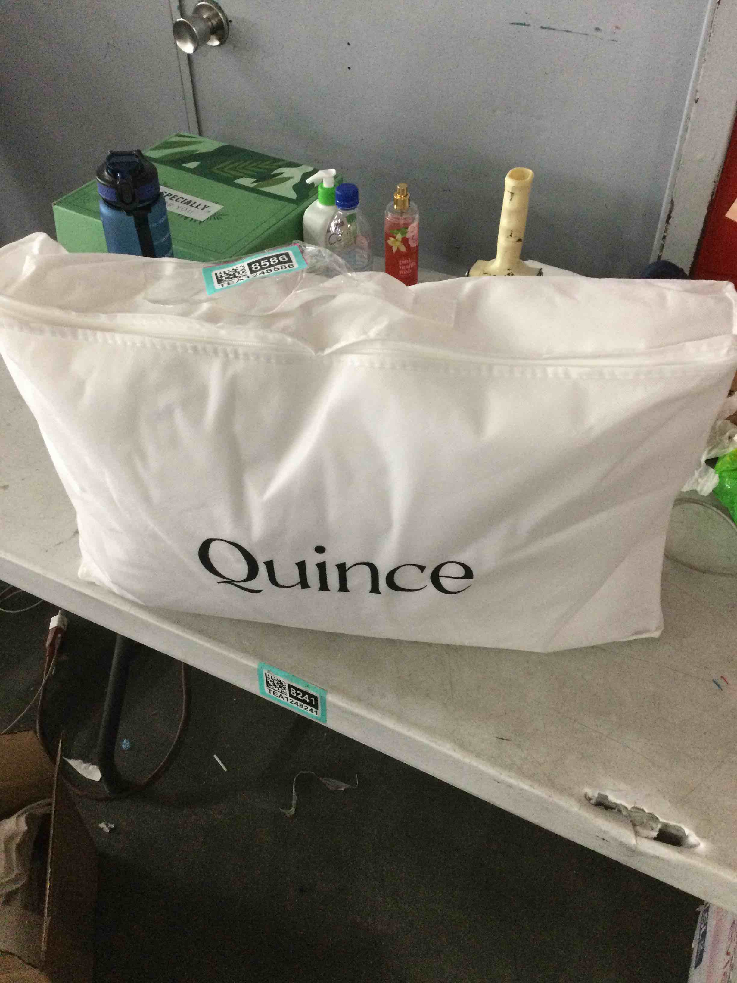 Condition photo showing New/Like New for Luxe Goose Down Alternative Pillow, Soft/Medium, Standard