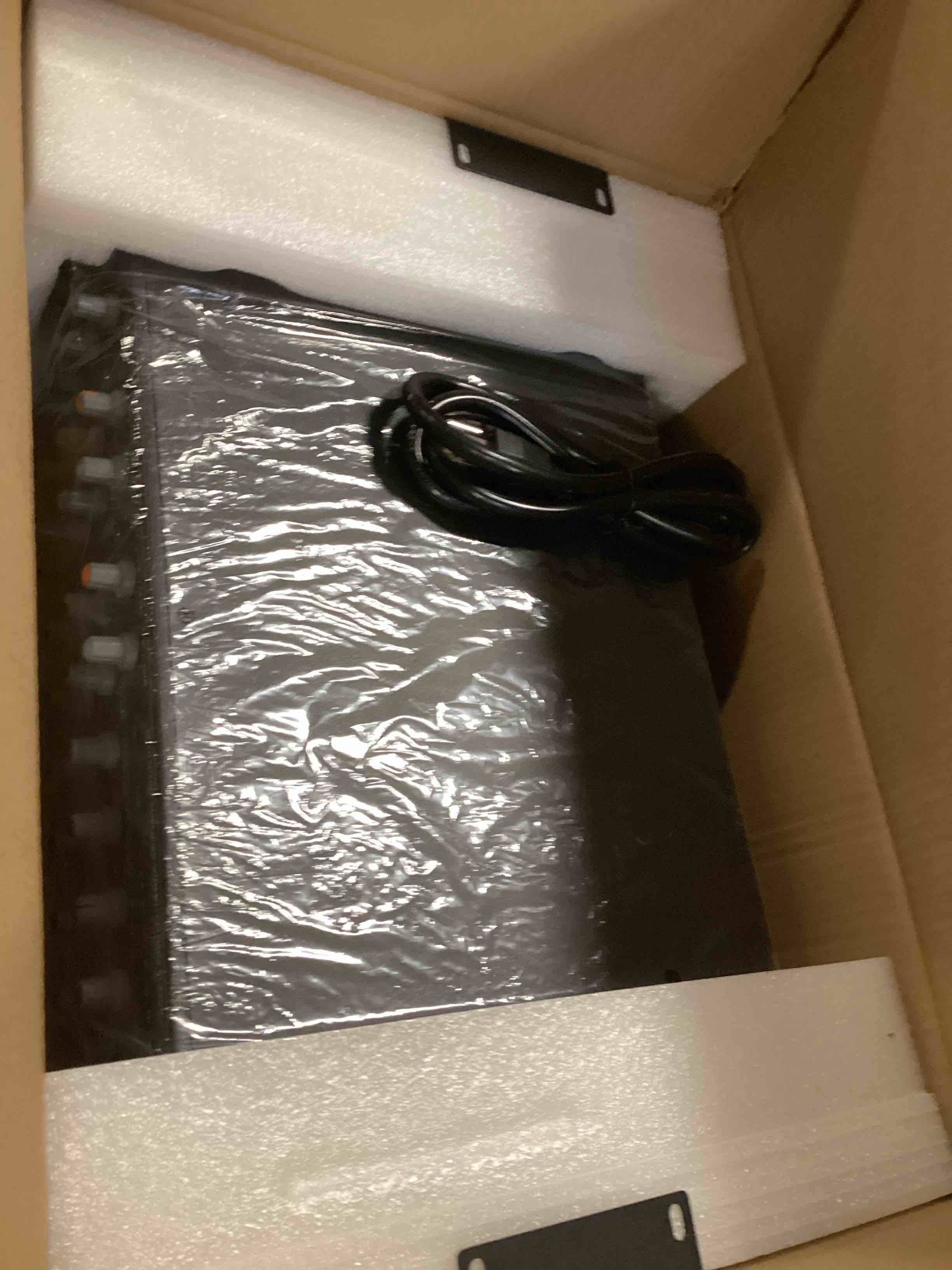 https://s3.amazonaws.com/lotting-images-prod/bidfta/TEA1249876_1738245793794.jpeg