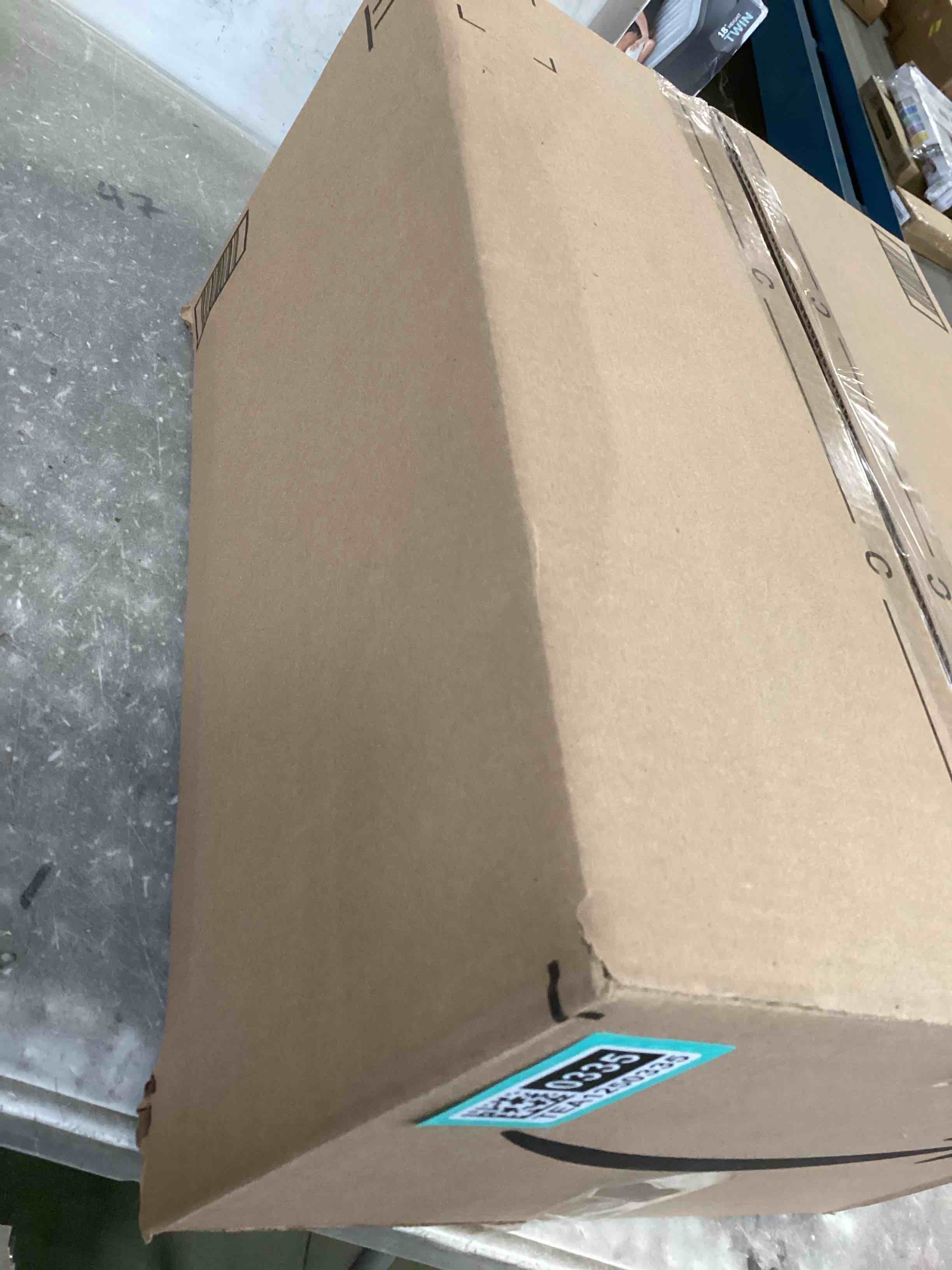https://s3.amazonaws.com/lotting-images-prod/bidfta/TEA1250335_1738349236942.jpeg
