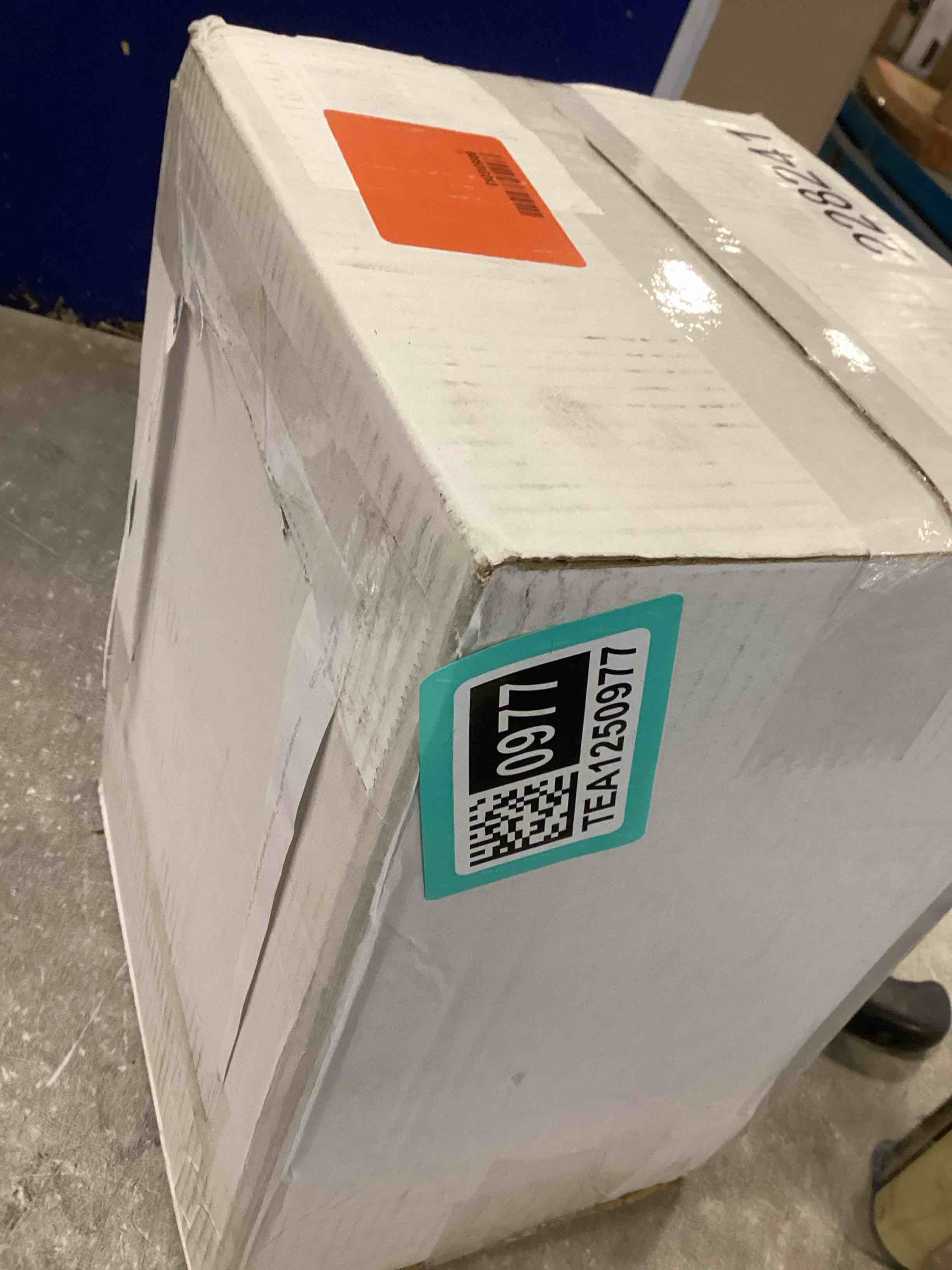 https://s3.amazonaws.com/lotting-images-prod/bidfta/TEA1250977_1738700953925.jpeg