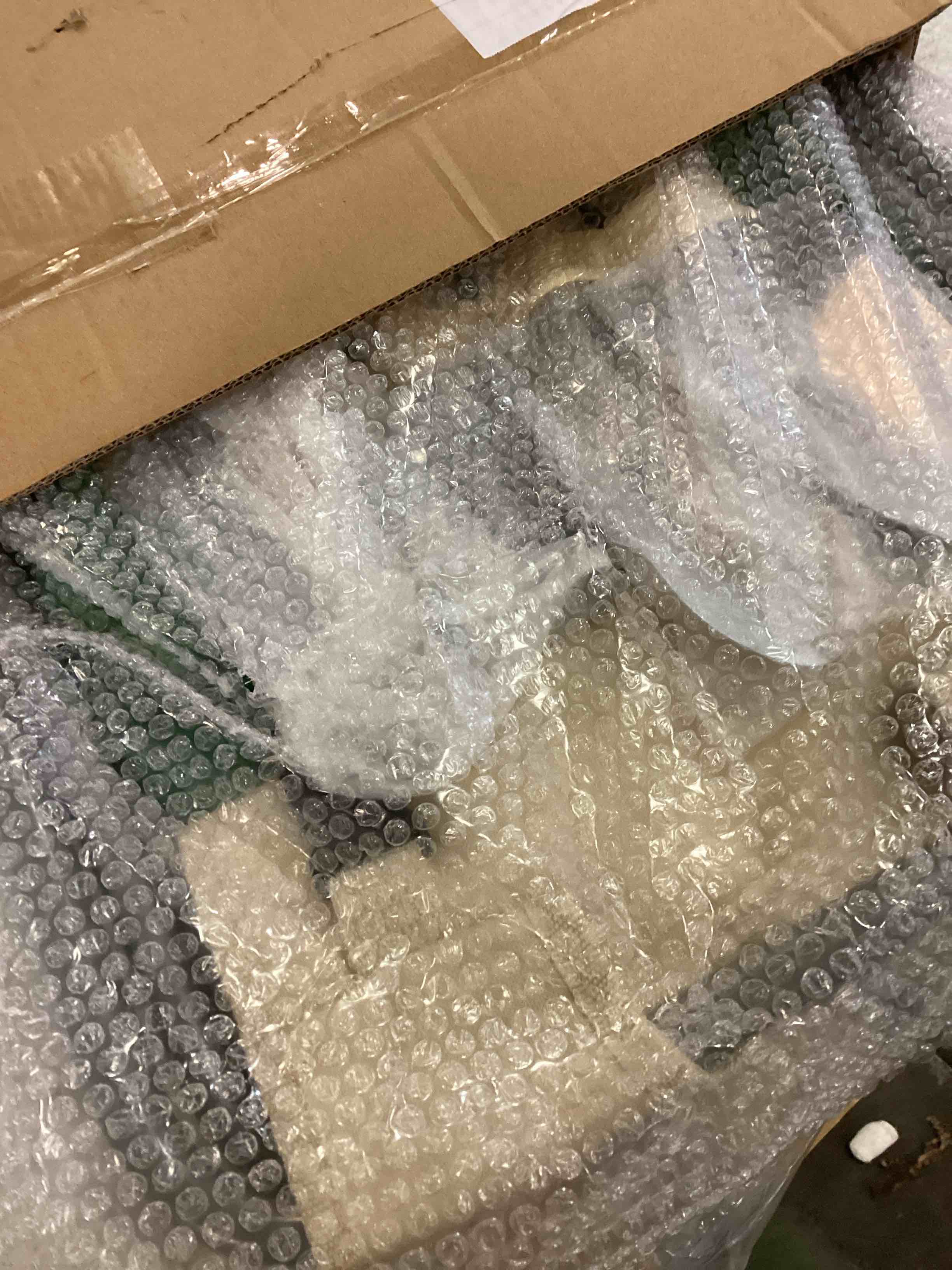 https://s3.amazonaws.com/lotting-images-prod/bidfta/TEA1251864_1738955740891.jpeg