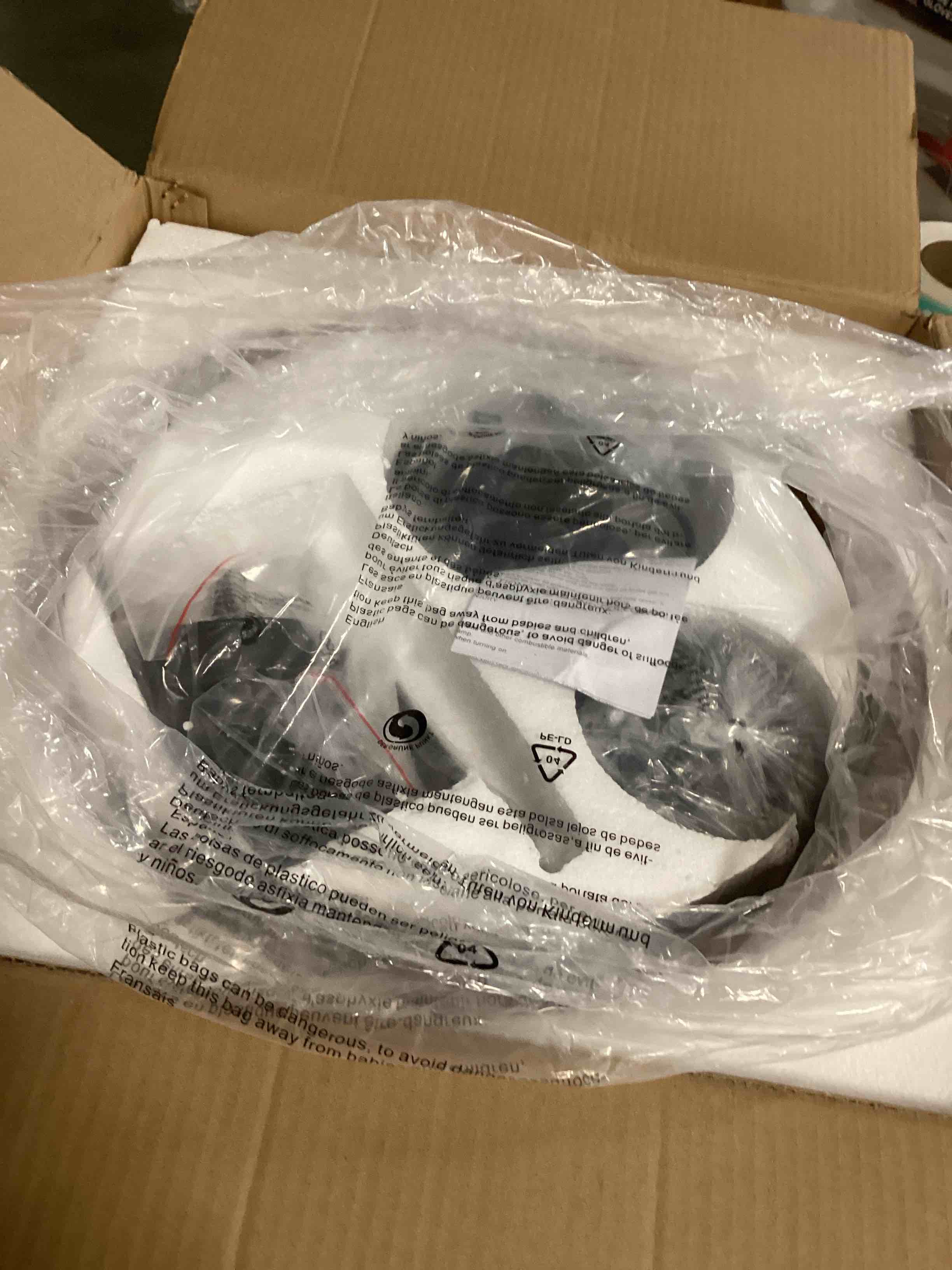 https://s3.amazonaws.com/lotting-images-prod/bidfta/TEA1256856_1738762307207.jpeg