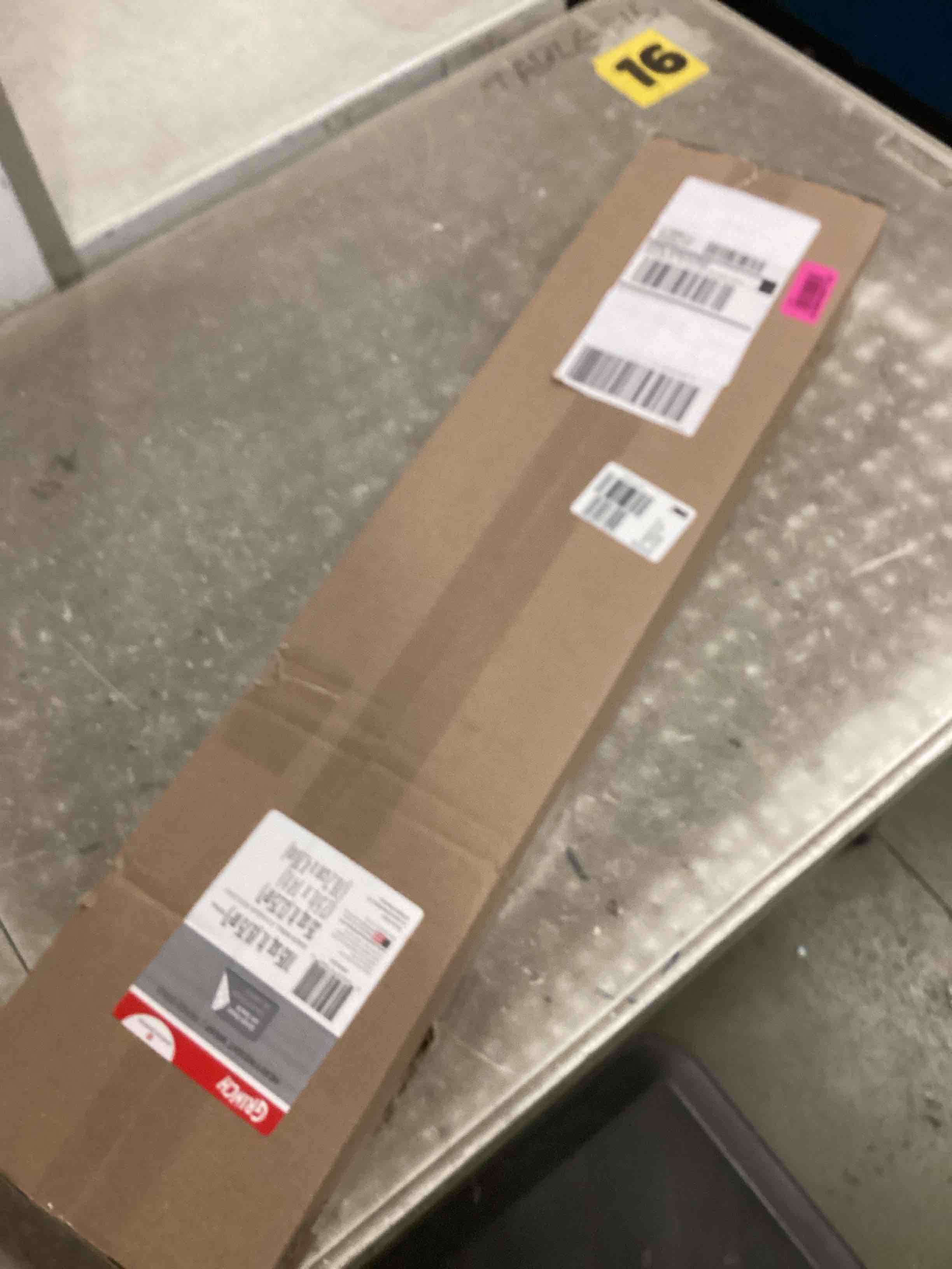 https://s3.amazonaws.com/lotting-images-prod/bidfta/TEA1257698_1739366284810.jpeg