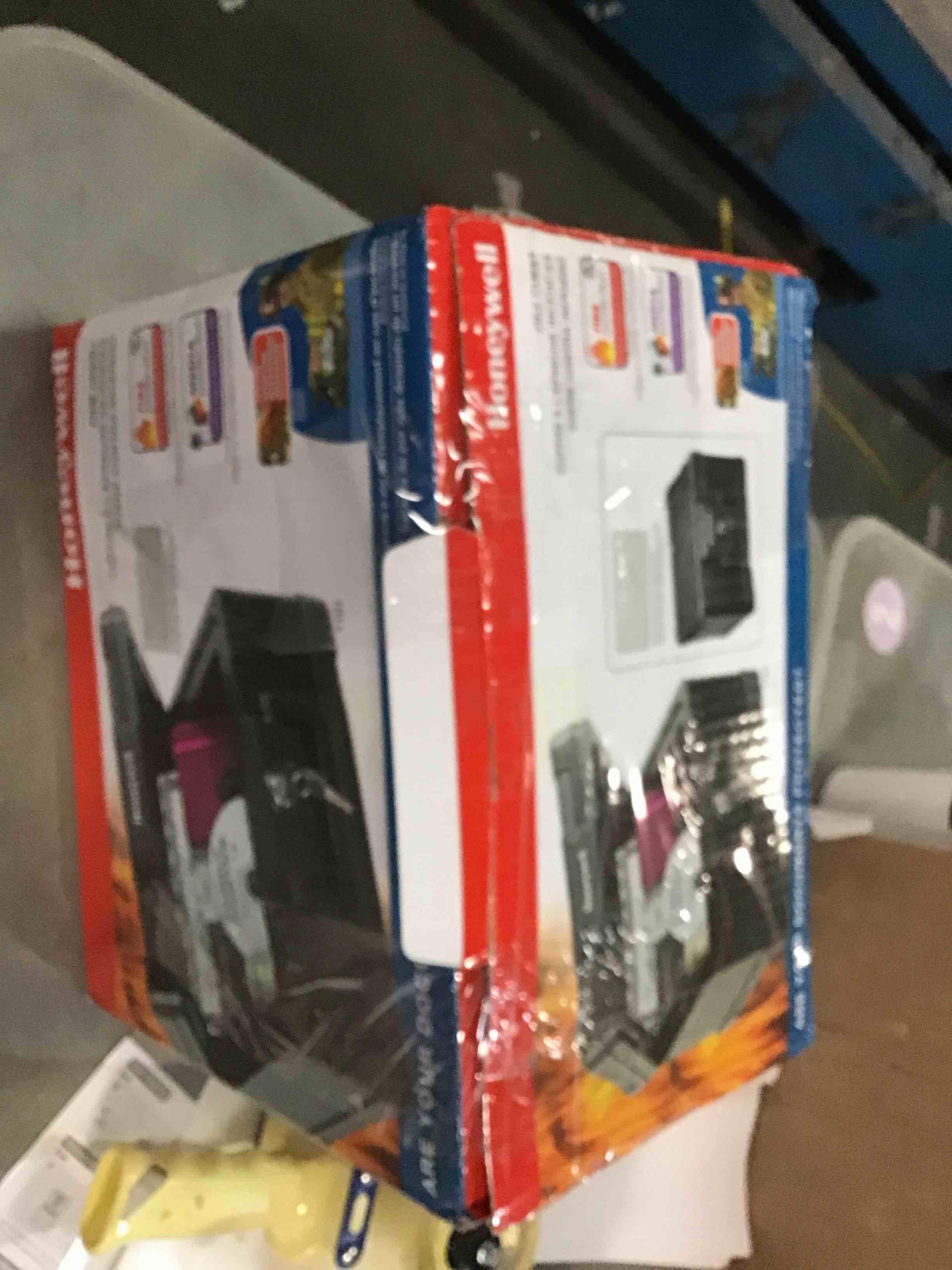 https://s3.amazonaws.com/lotting-images-prod/bidfta/TEA1258118_1737469377093.jpeg