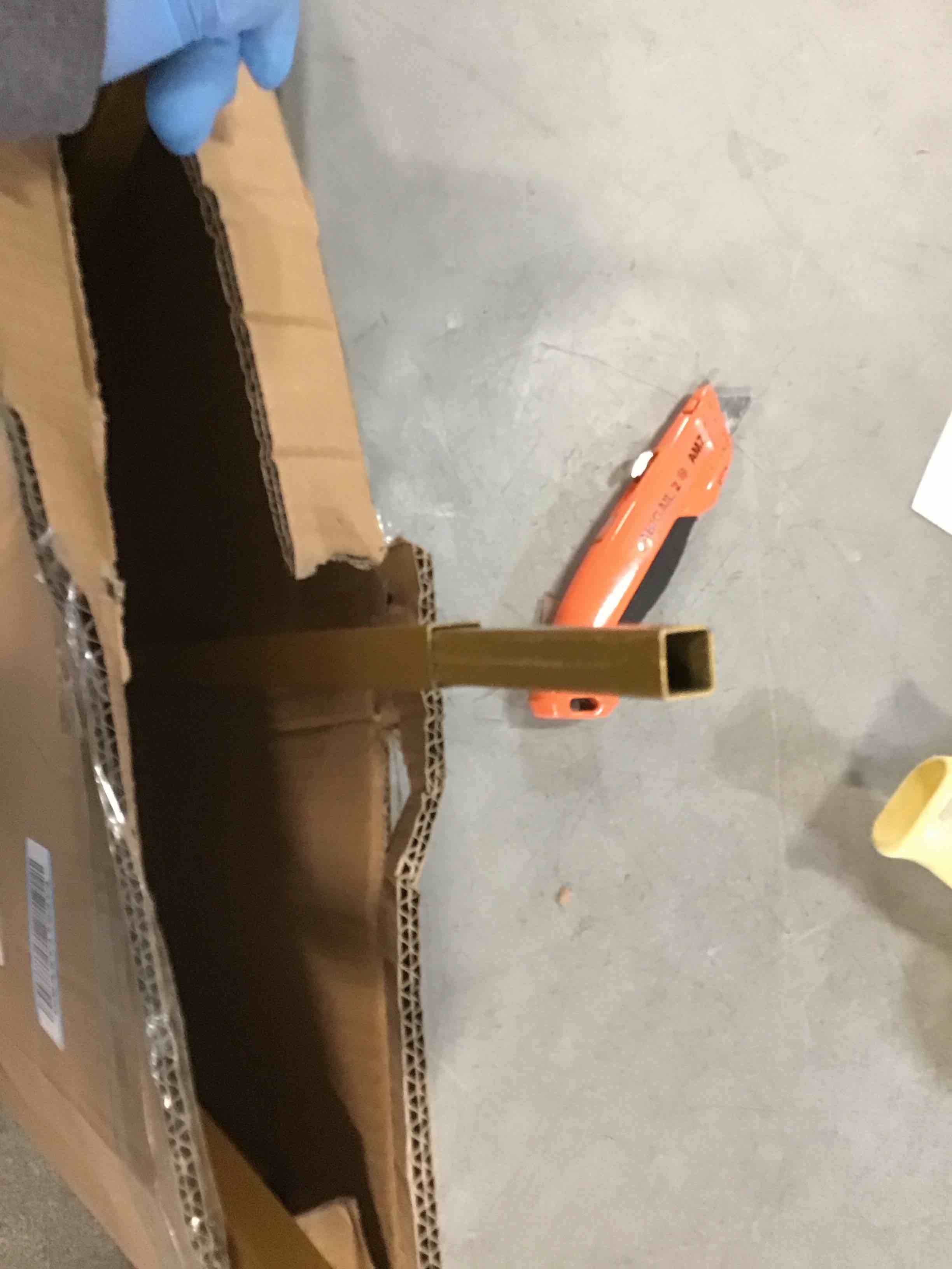https://s3.amazonaws.com/lotting-images-prod/bidfta/TEA1258202_1737478101980.jpeg
