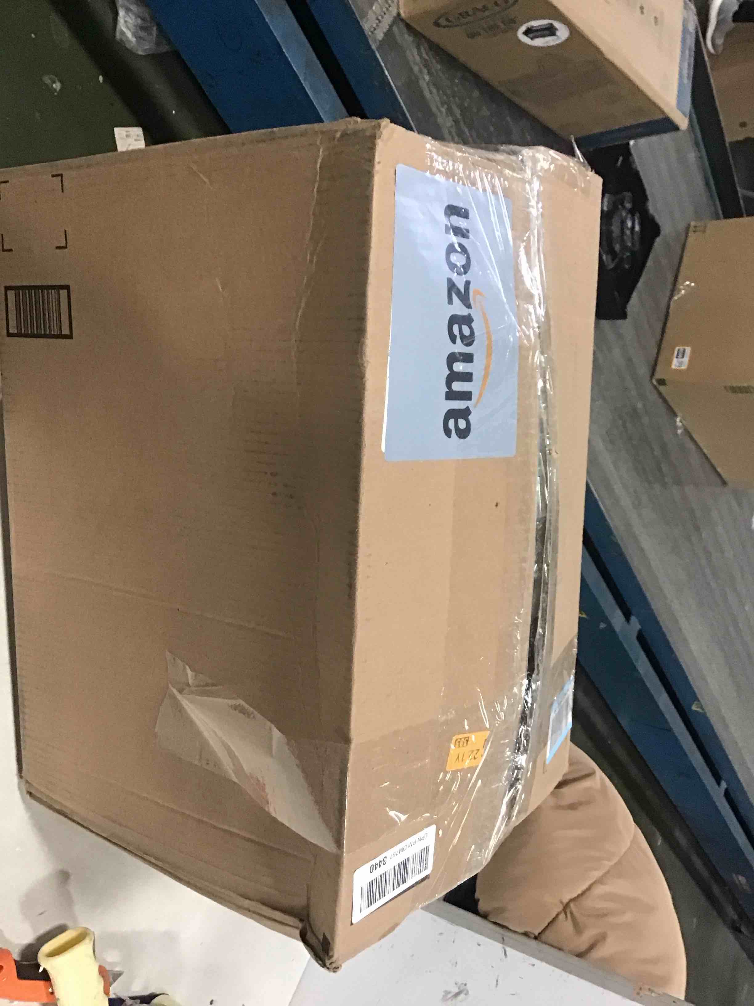 https://s3.amazonaws.com/lotting-images-prod/bidfta/TEA1258807_1737649506042.jpeg