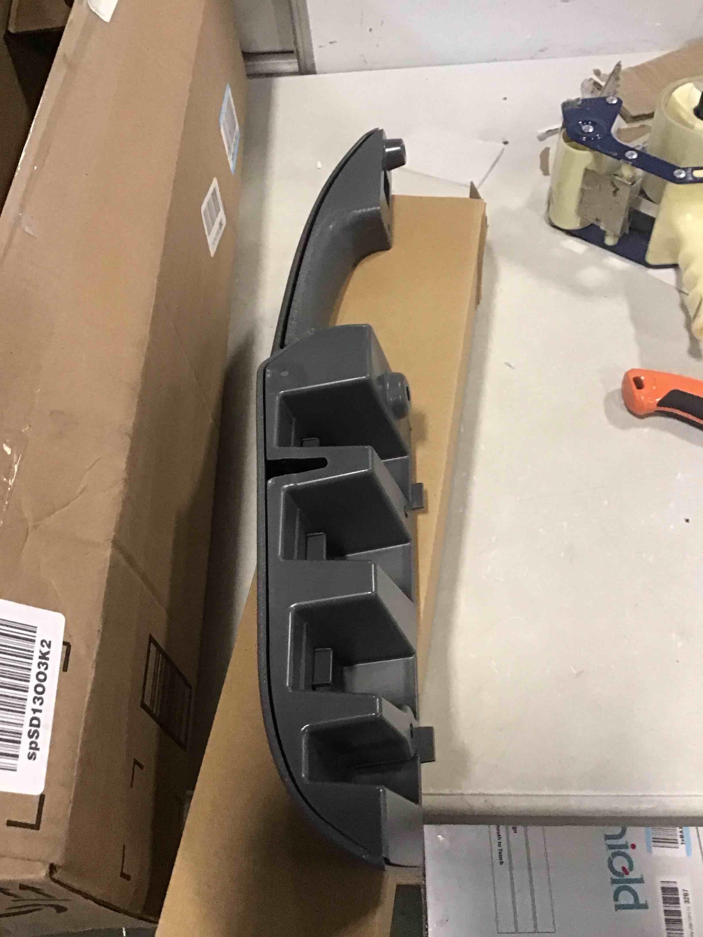 https://s3.amazonaws.com/lotting-images-prod/bidfta/TEA1258816_1737650203498.jpeg