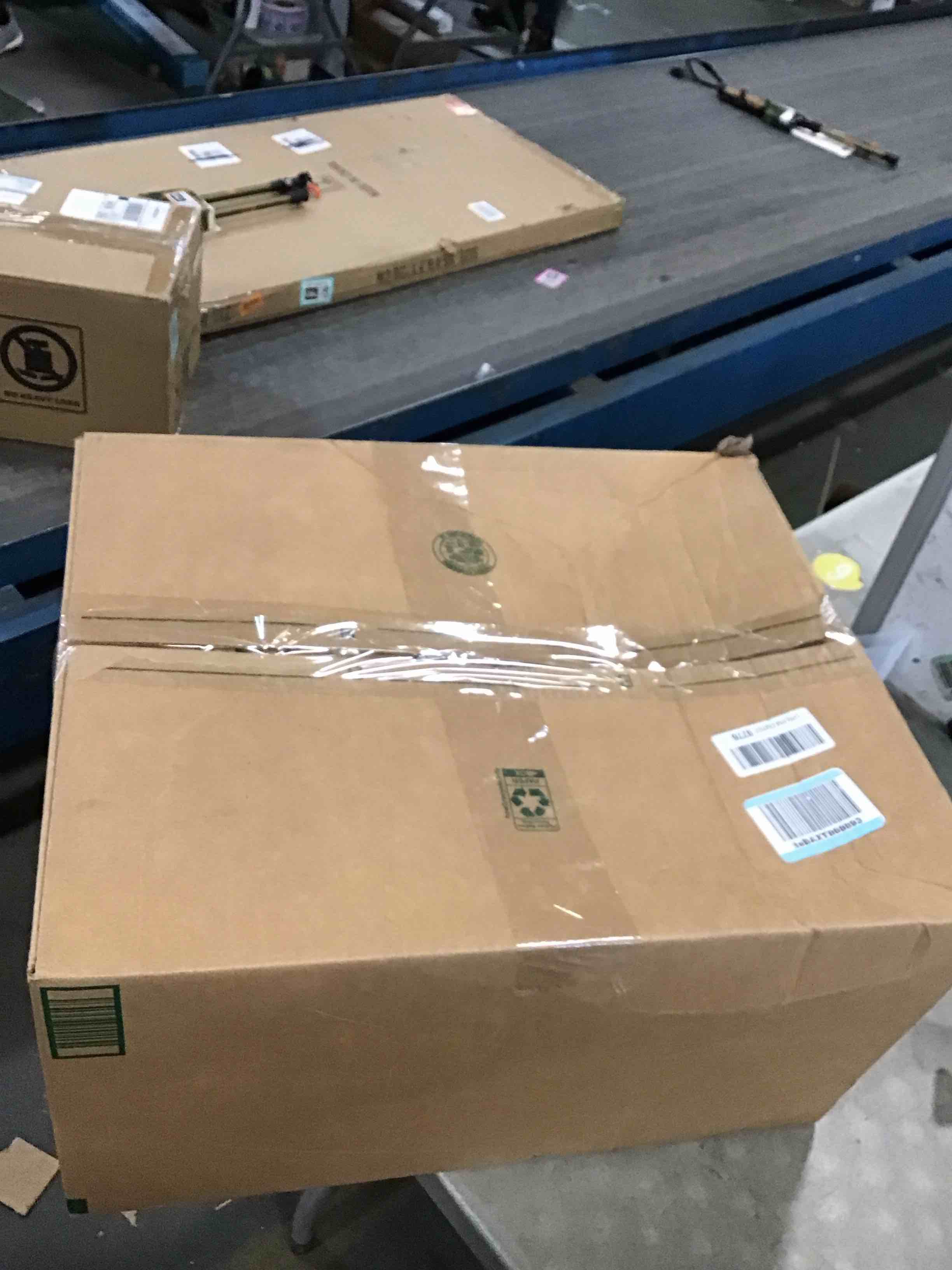 https://s3.amazonaws.com/lotting-images-prod/bidfta/TEA1259208_1737992520550.jpeg