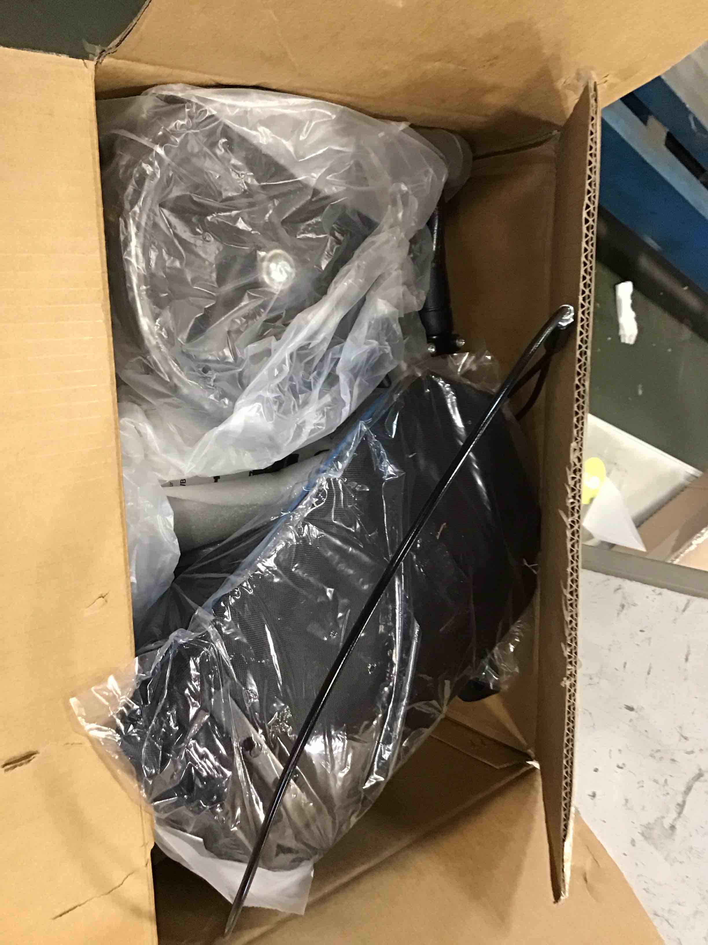 https://s3.amazonaws.com/lotting-images-prod/bidfta/TEA1259323_1738004579160.jpeg