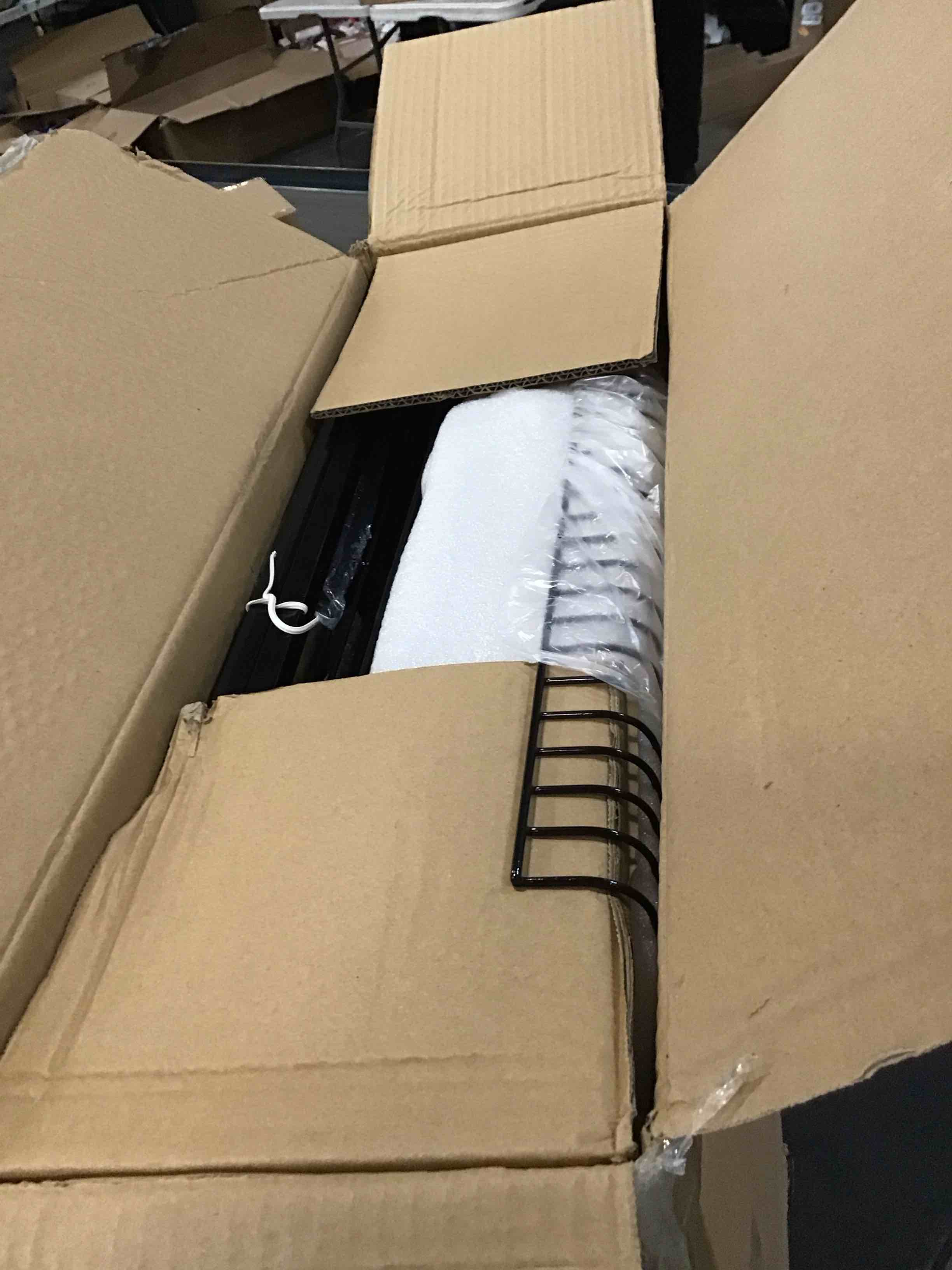 https://s3.amazonaws.com/lotting-images-prod/bidfta/TEA1259669_1738093453977.jpeg