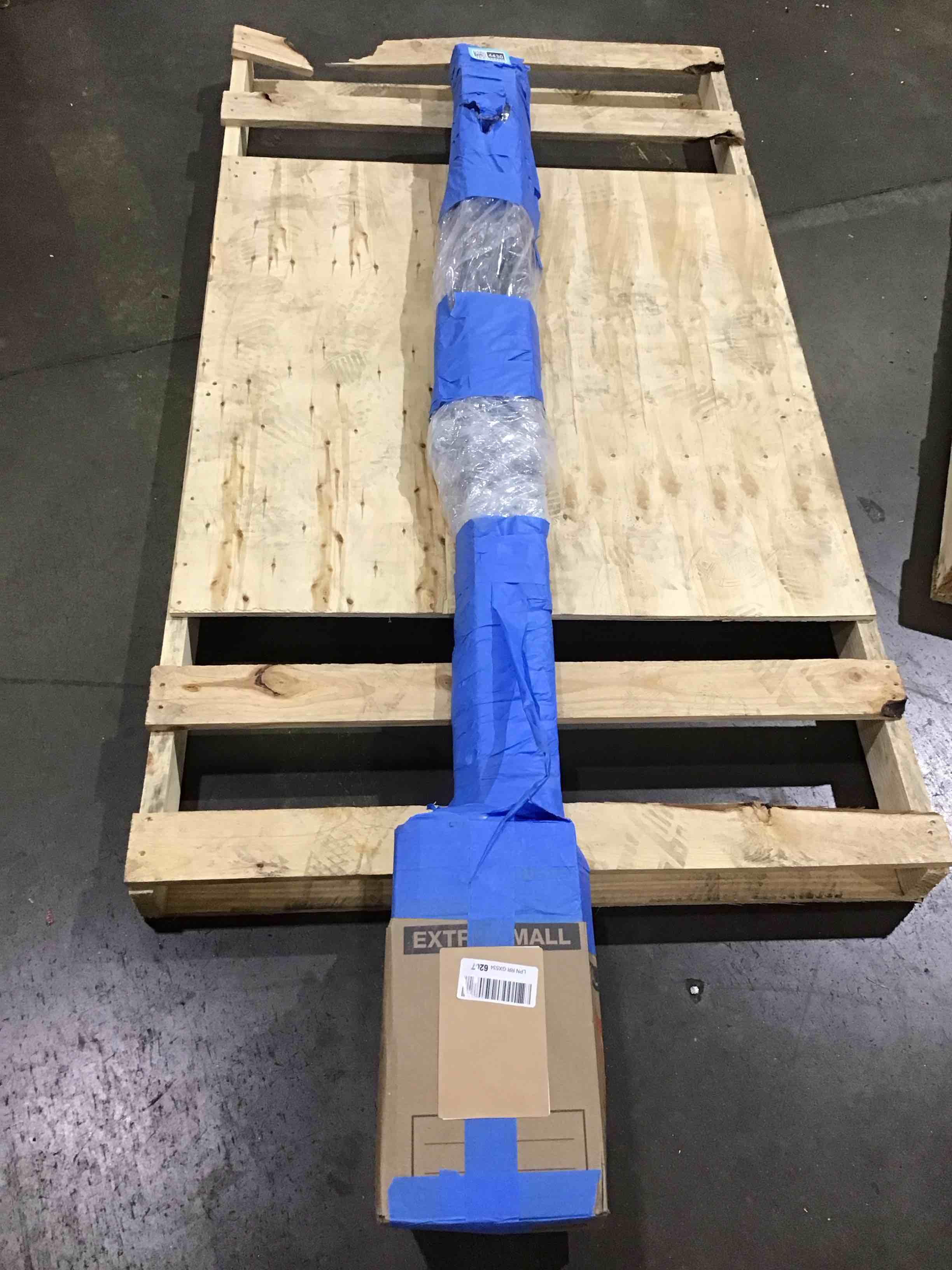 https://s3.amazonaws.com/lotting-images-prod/bidfta/TEA1264435_1752513441312.jpeg