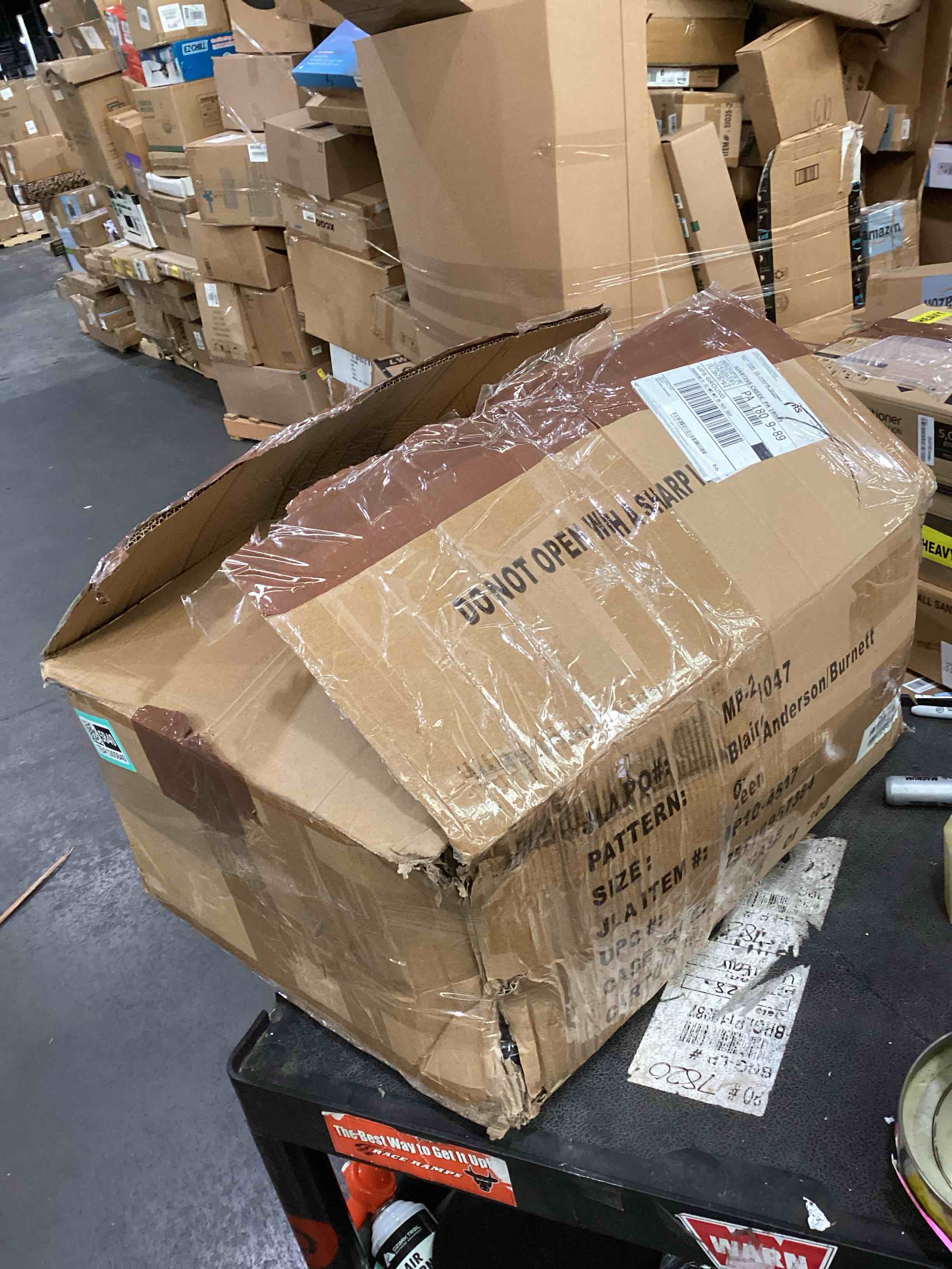 https://s3.amazonaws.com/lotting-images-prod/bidfta/TEA1265840_1755800832676.jpeg
